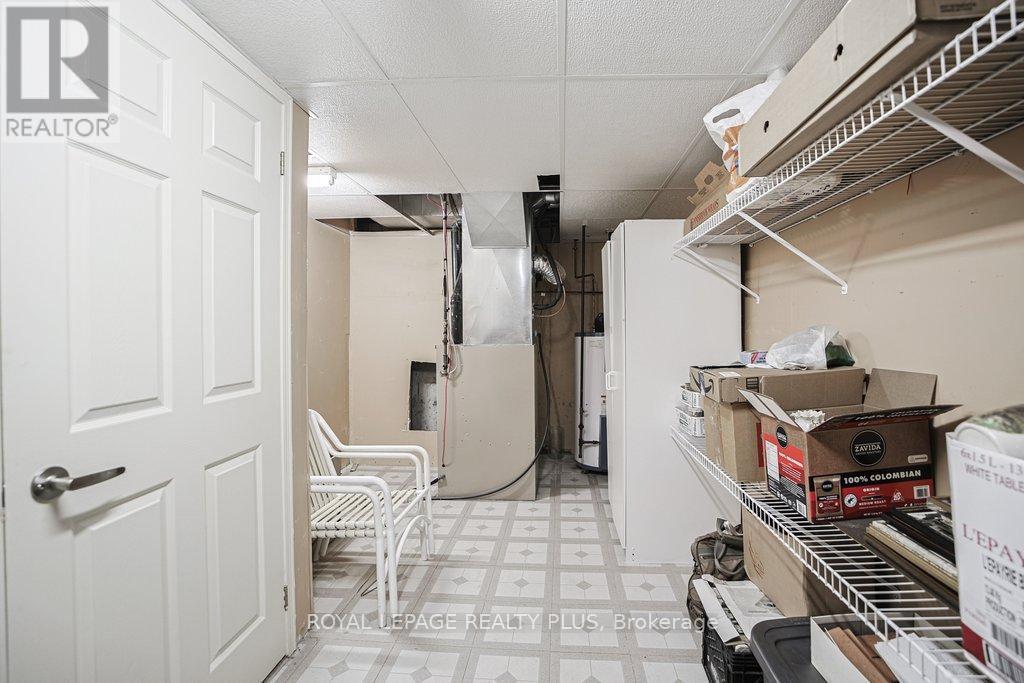 












7 - 1010 CRISTINA COURT

,
Mississauga,




Ontario
L5J4T7

