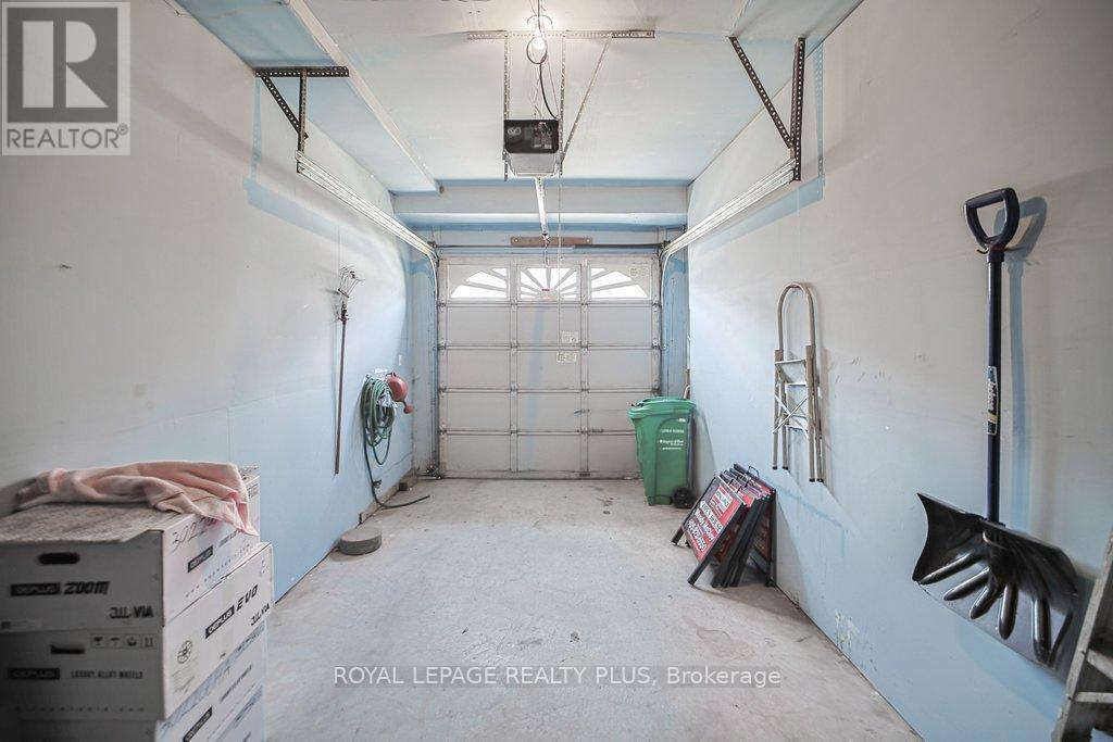 












7 - 1010 CRISTINA COURT

,
Mississauga,




Ontario
L5J4T7

