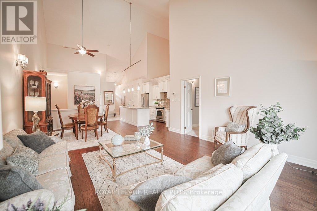 












7 - 1010 CRISTINA COURT

,
Mississauga,




Ontario
L5J4T7

