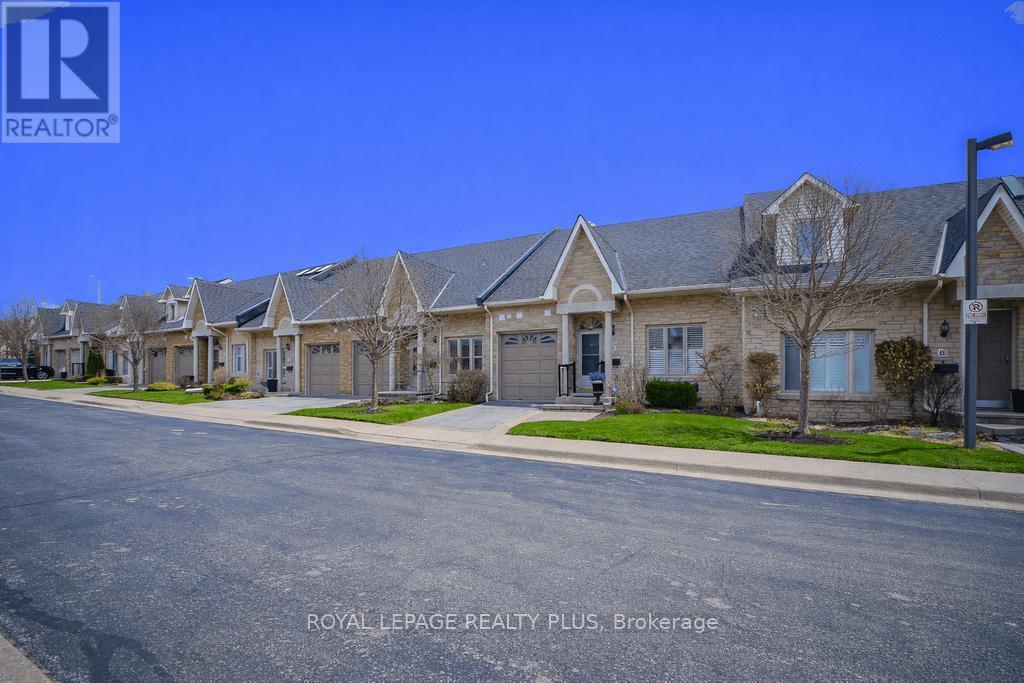 












7 - 1010 CRISTINA COURT

,
Mississauga,




Ontario
L5J4T7

