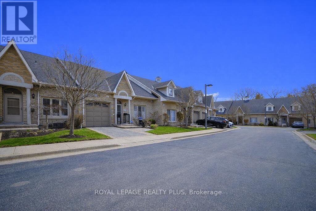 












7 - 1010 CRISTINA COURT

,
Mississauga,




Ontario
L5J4T7

