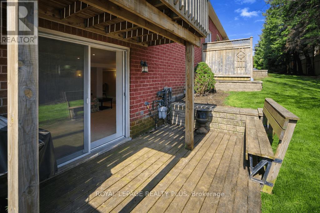 












7 - 1010 CRISTINA COURT

,
Mississauga,




Ontario
L5J4T7

