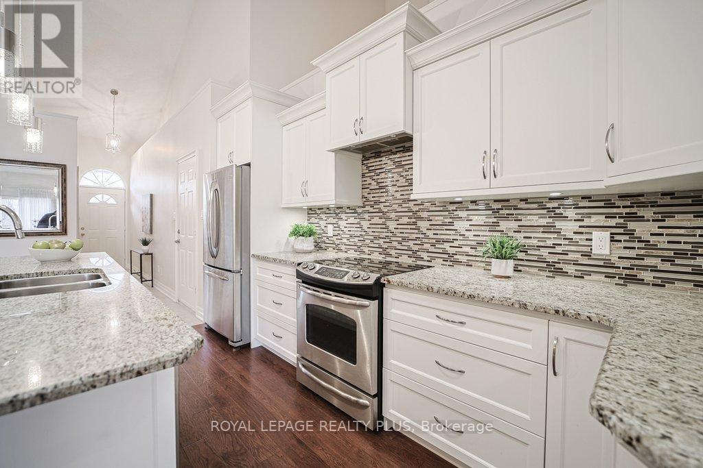 












7 - 1010 CRISTINA COURT

,
Mississauga,




Ontario
L5J4T7

