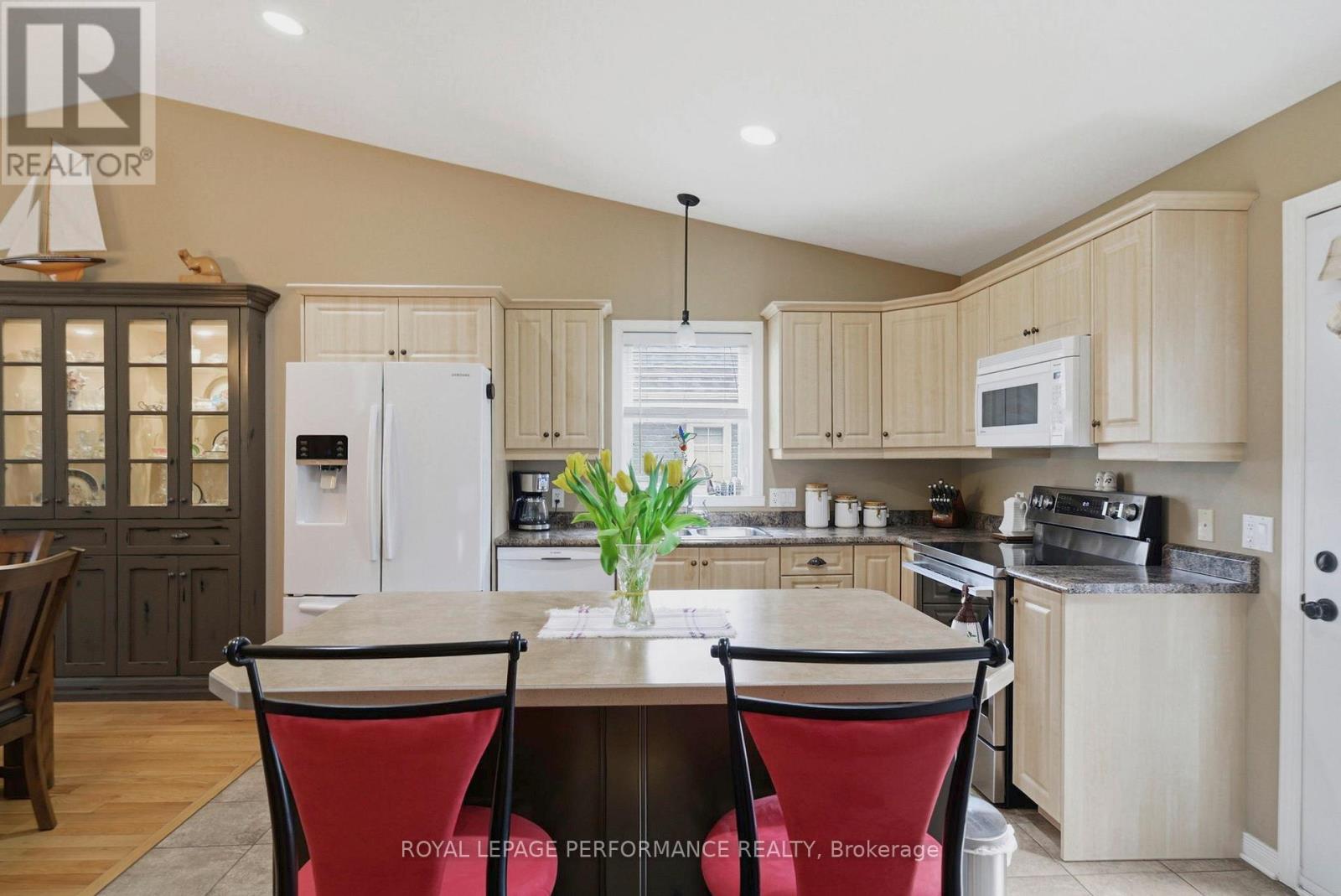 












18353 LANA DRIVE

,
South Glengarry,




Ontario
K6H7L9

