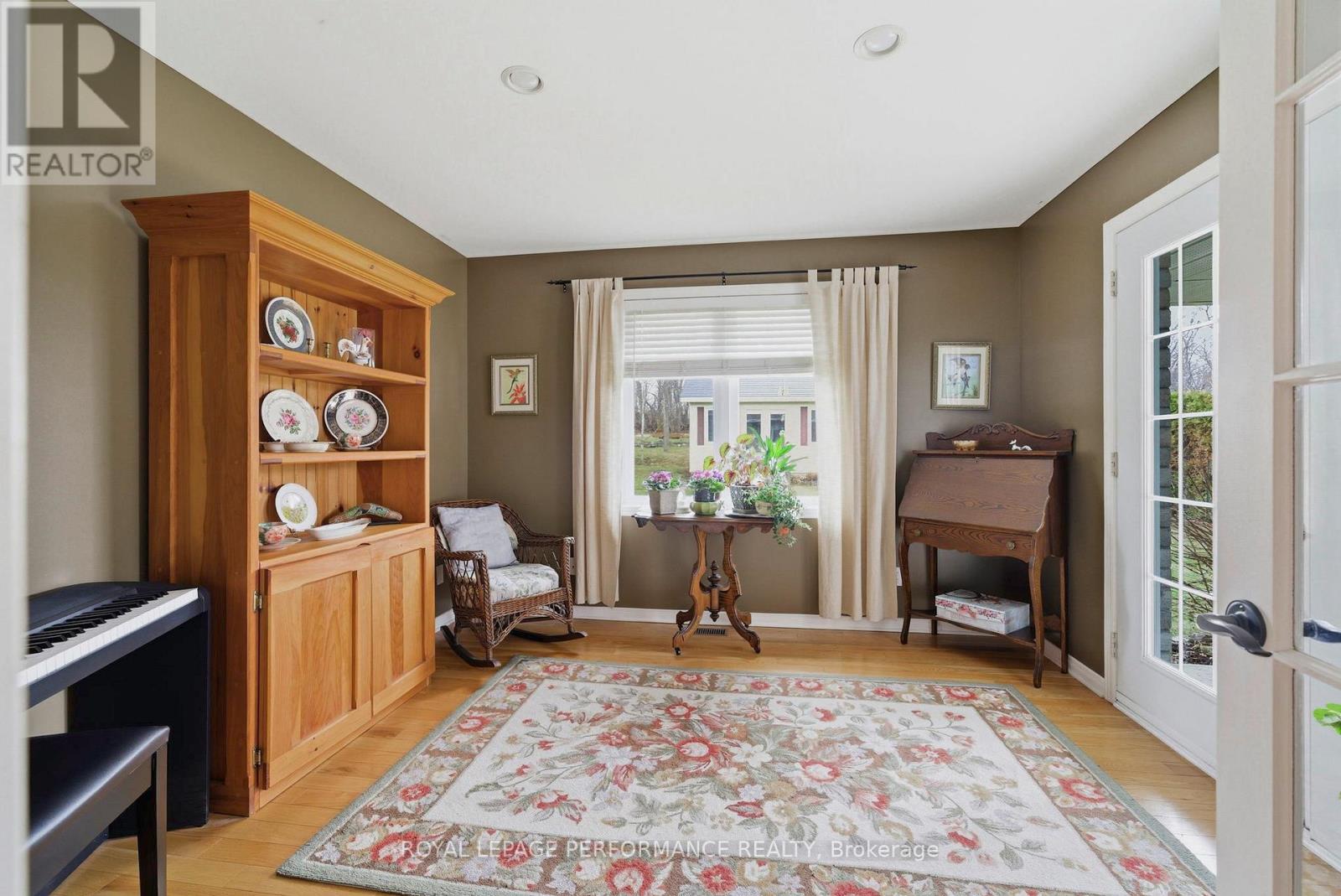 












18353 LANA DRIVE

,
South Glengarry,




Ontario
K6H7L9


