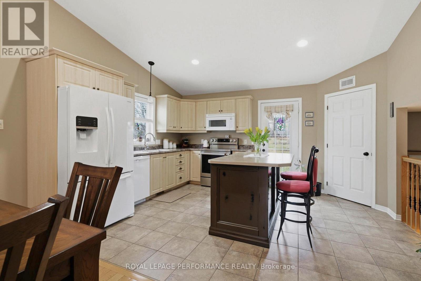 












18353 LANA DRIVE

,
South Glengarry,




Ontario
K6H7L9

