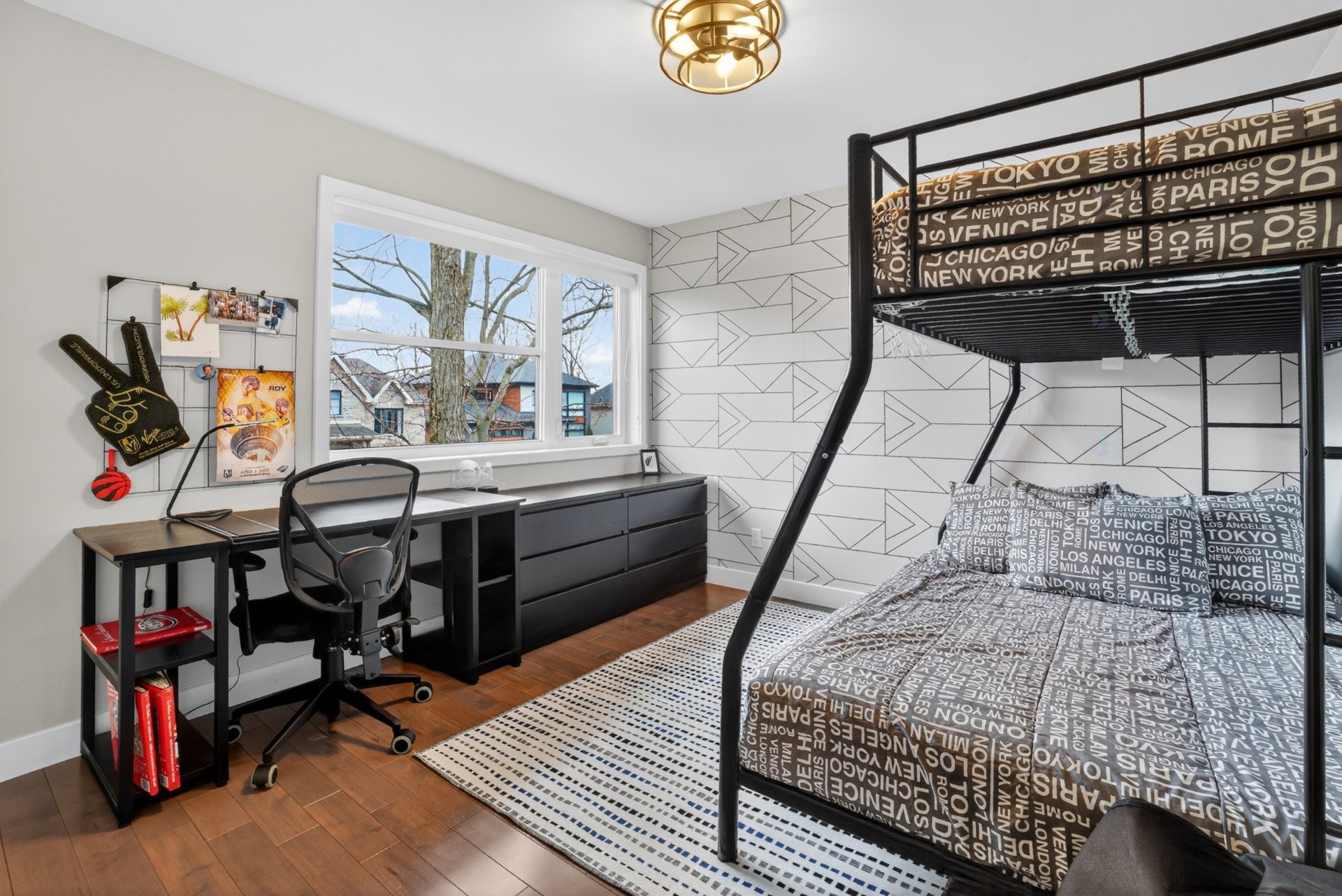 









1076


Rue Breux

,
Chambly,




QC
J3L0P8

