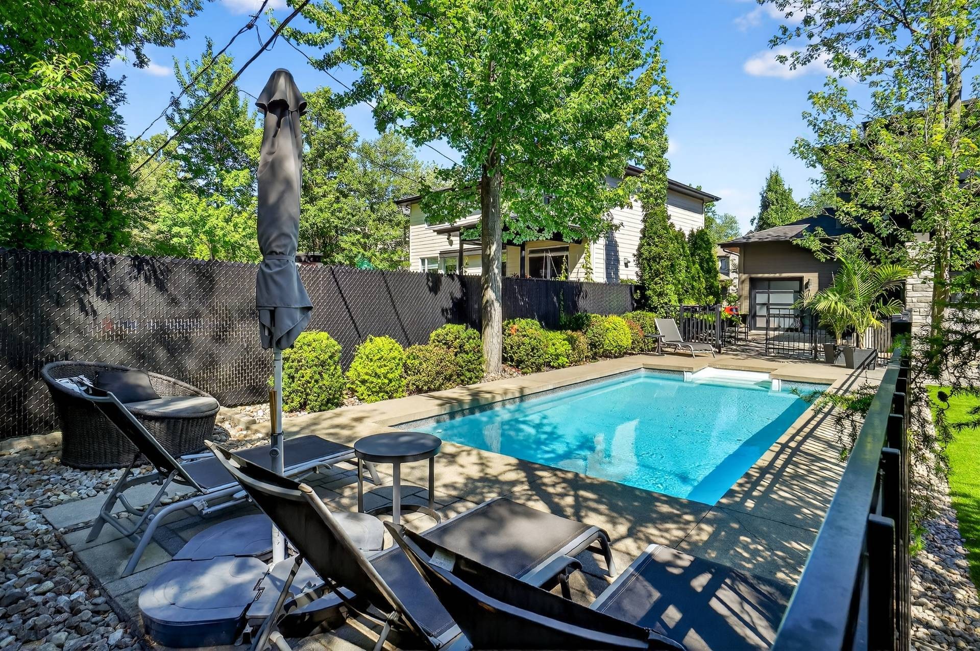 









1076


Rue Breux

,
Chambly,




QC
J3L0P8

