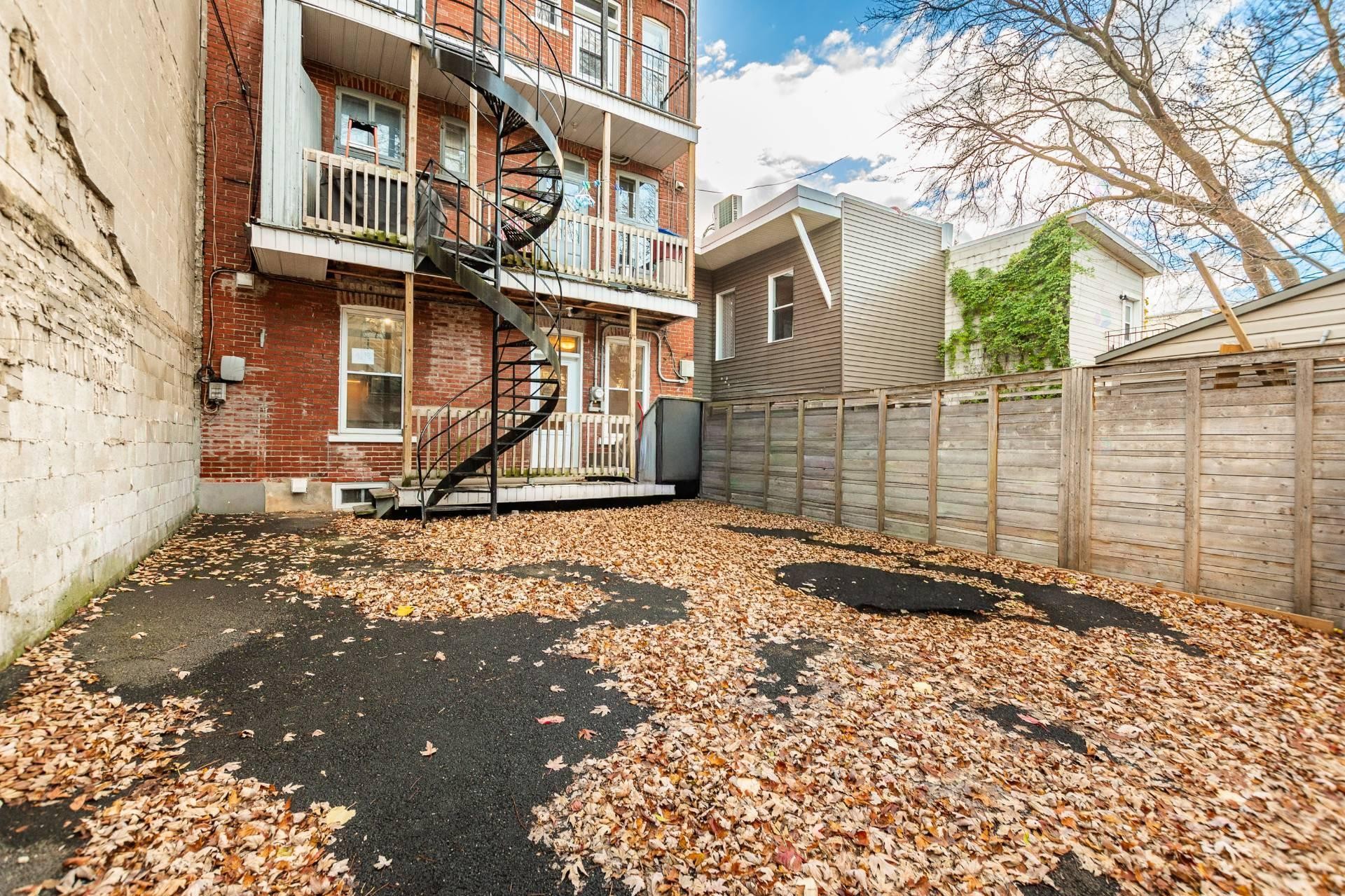 









4693

 - 4697


Rue De La Roche

,
Montréal (Le Plateau-Mont-Royal),




QC
H2J3J5

