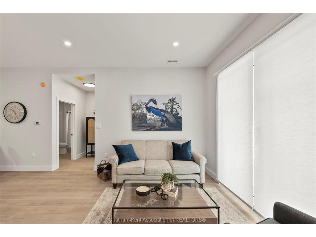 









364


Grand

Avenue East, 310,
Chatham,




ON
N7L 1W6

