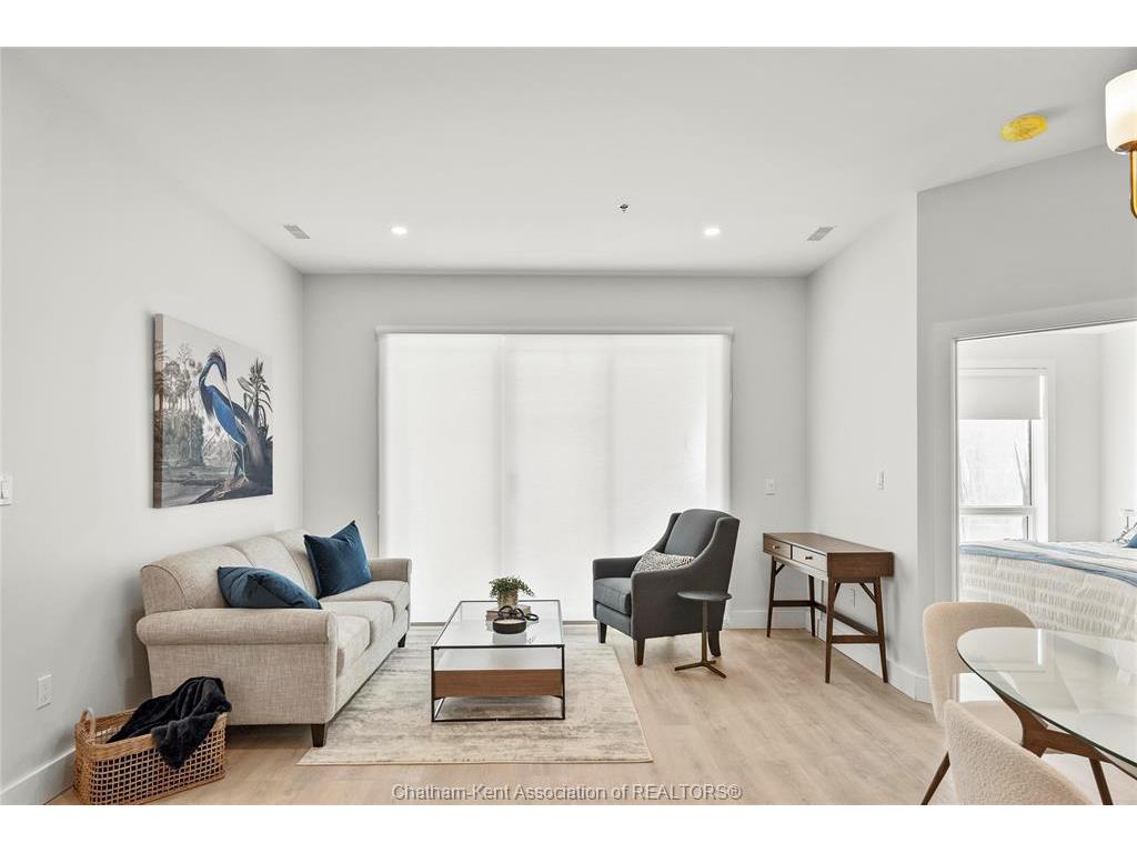 









364


Grand

Avenue East, 310,
Chatham,




ON
N7L 1W6

