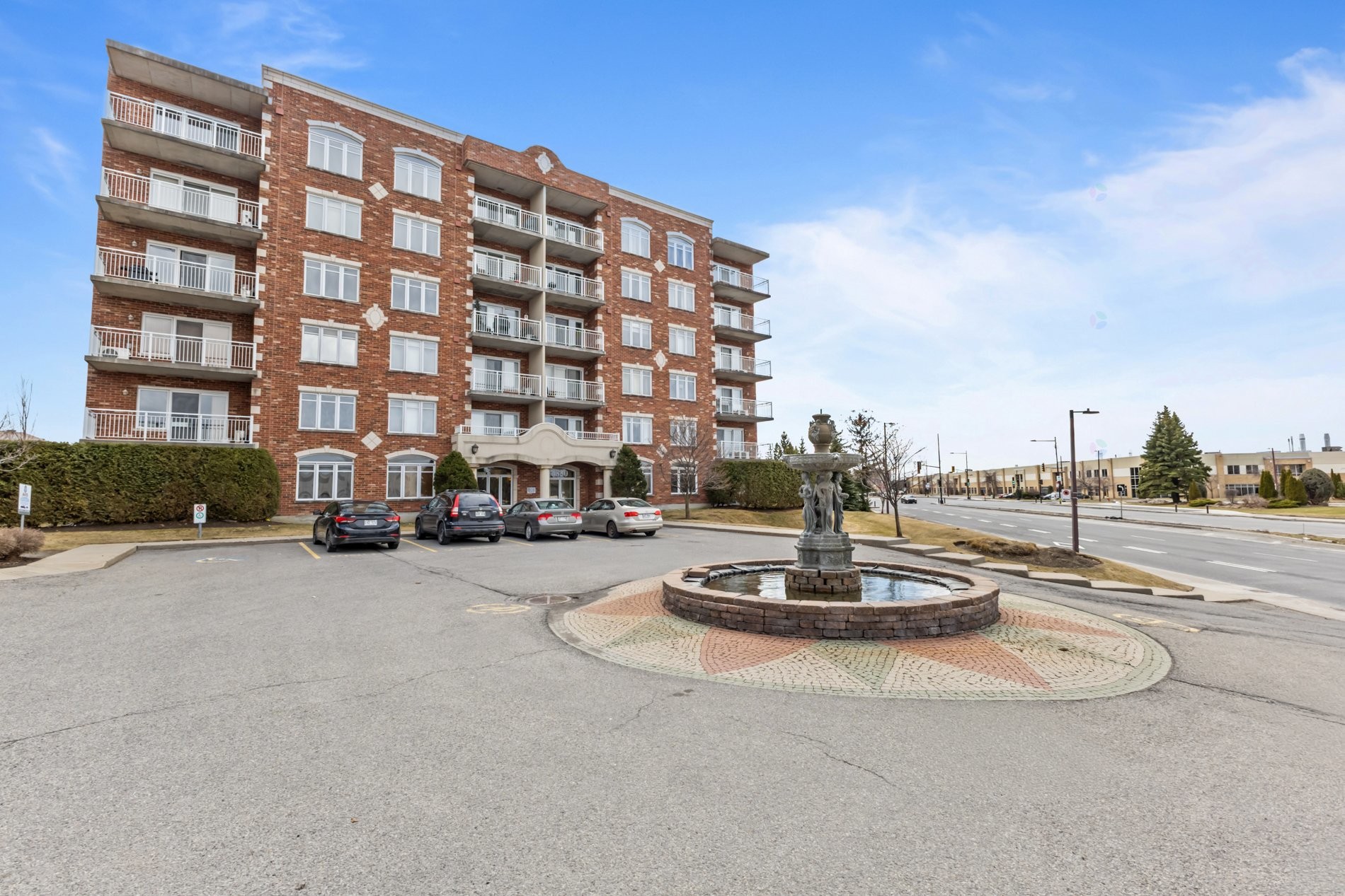 









6850


Boul. Henri-Bourassa O.

, 102,
Montréal (Saint-Laurent),




QC
H4R0E2

