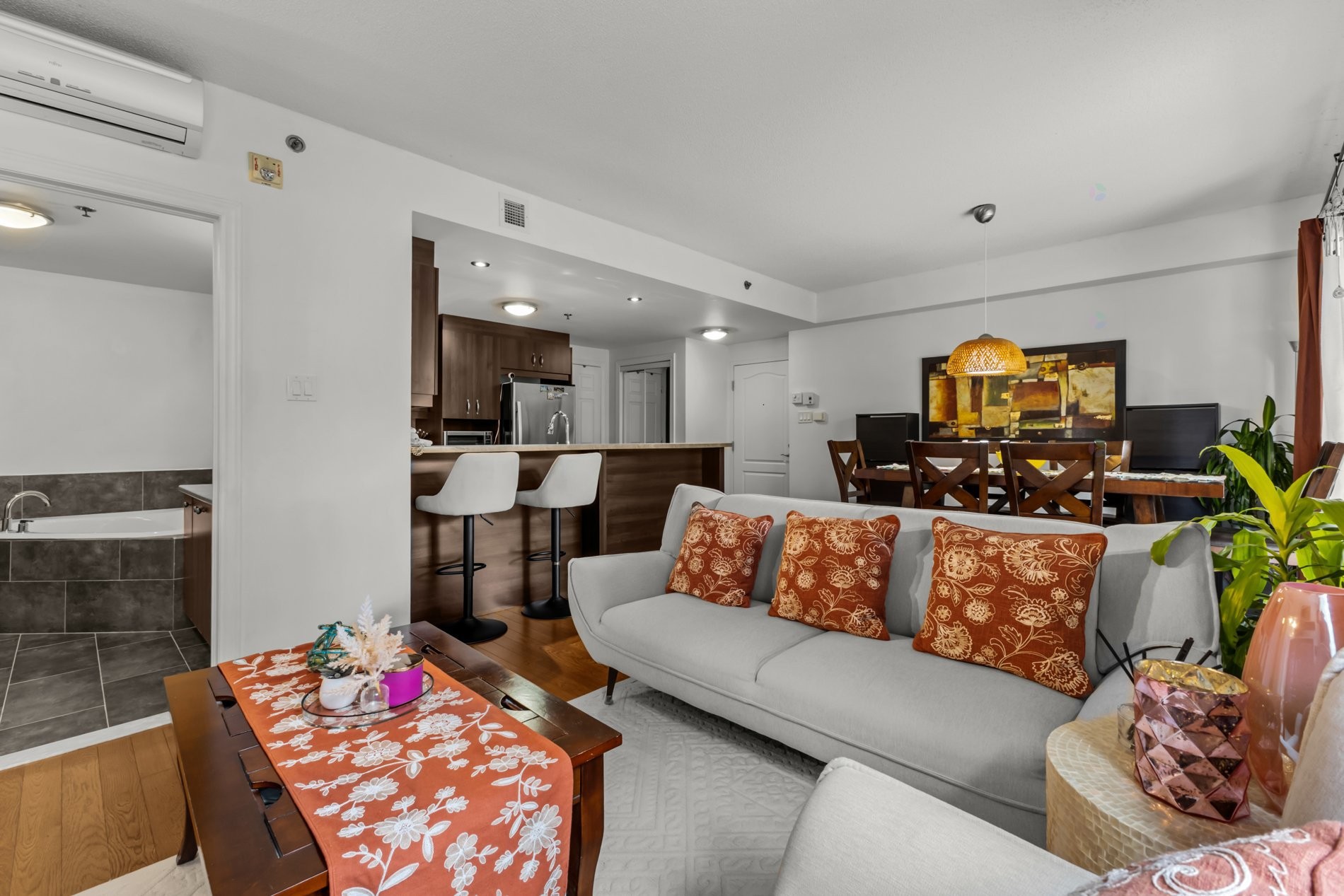 









6850


Boul. Henri-Bourassa O.

, 102,
Montréal (Saint-Laurent),




QC
H4R0E2

