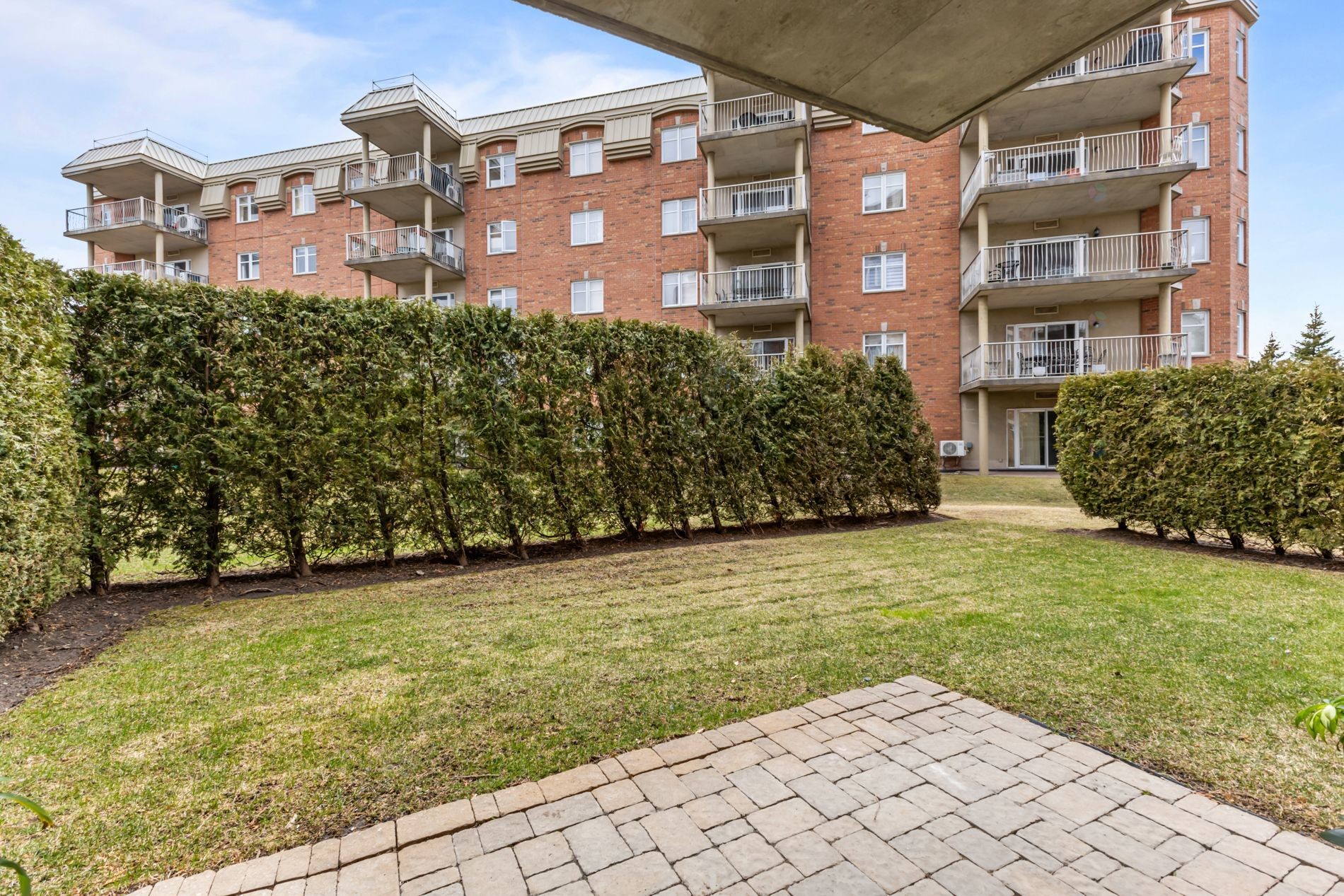 









6850


Boul. Henri-Bourassa O.

, 102,
Montréal (Saint-Laurent),




QC
H4R0E2

