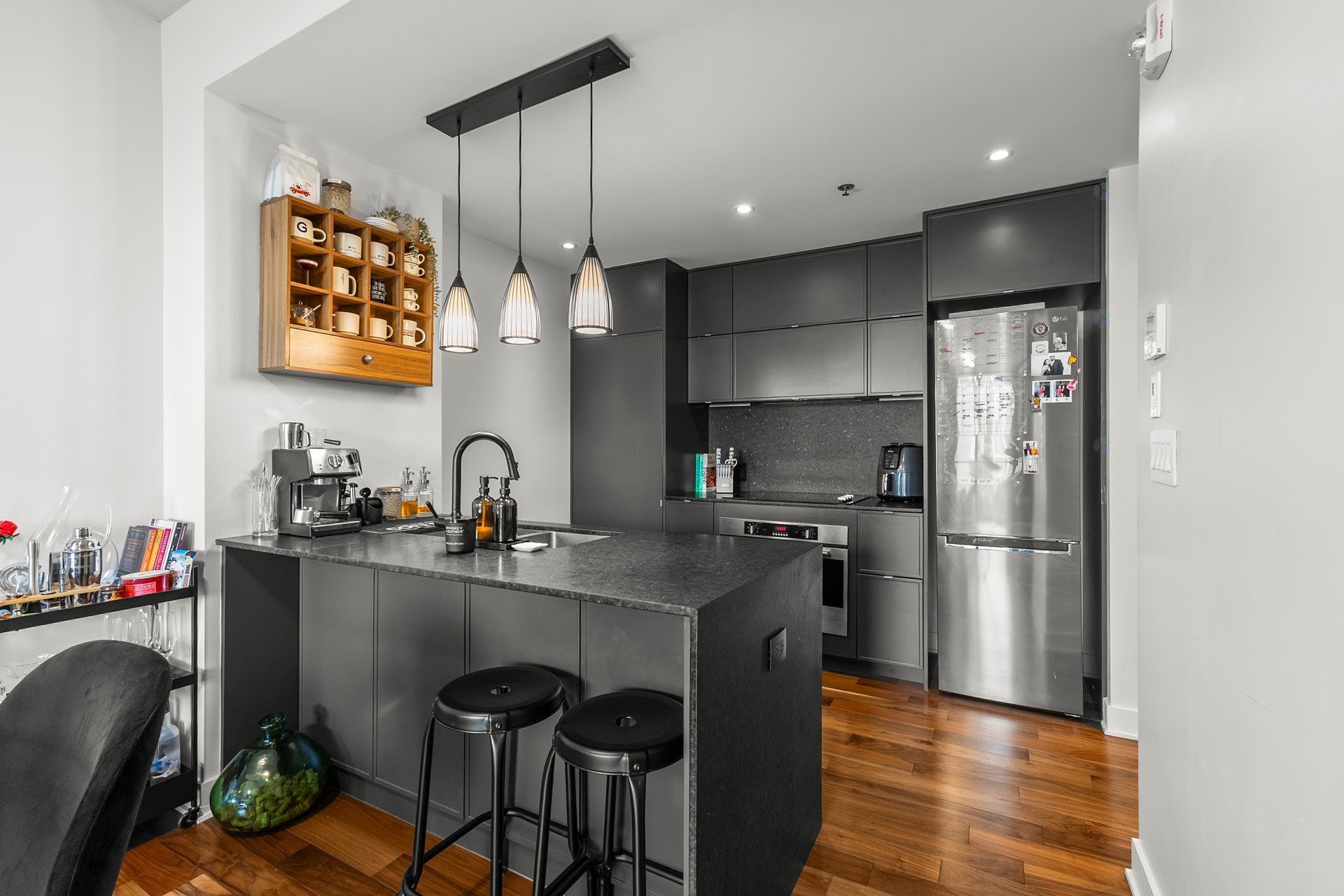 









175


Rue de la Montagne

, 1102,
Montréal (Le Sud-Ouest),




QC
H3C2A6

