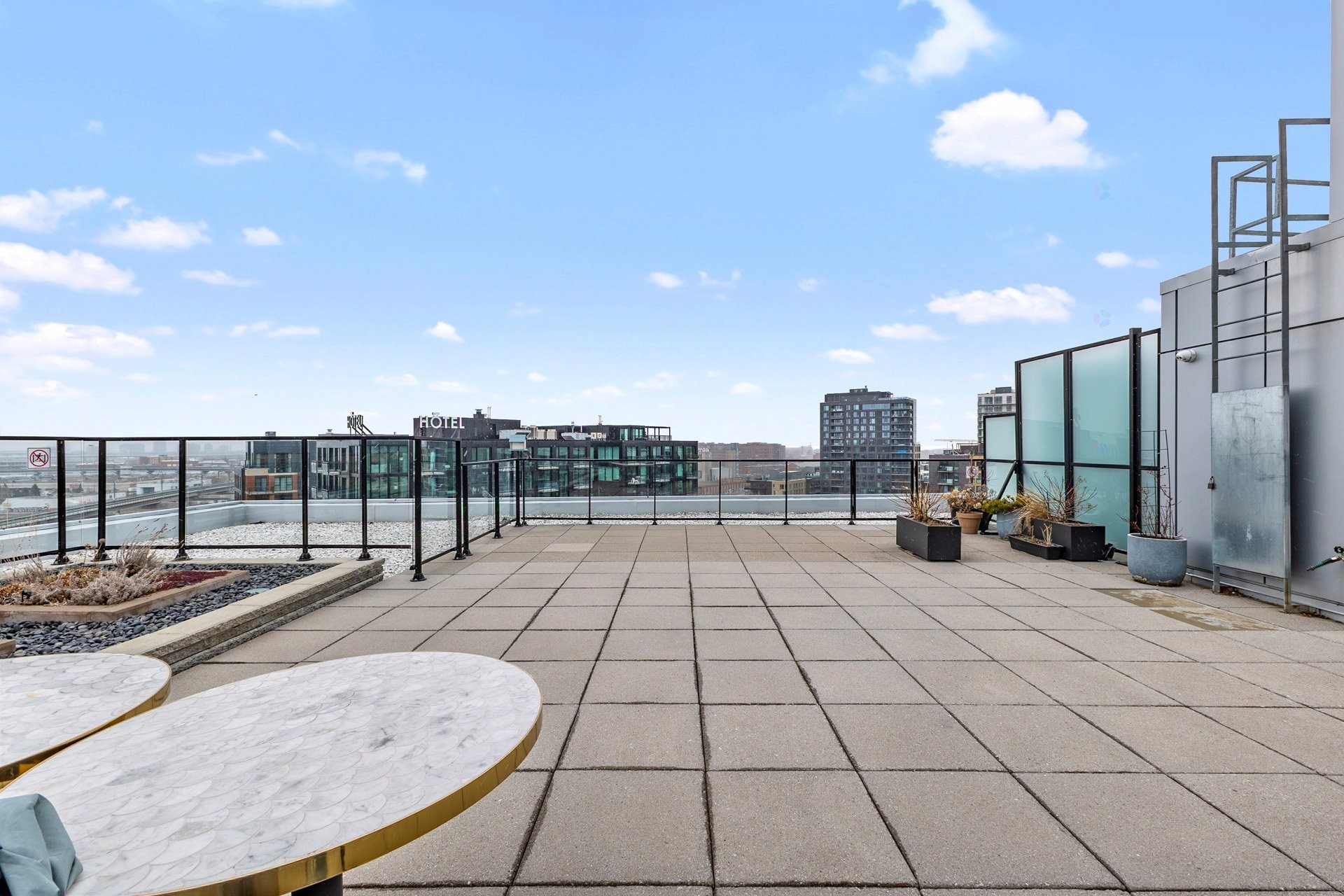 









175


Rue de la Montagne

, 1102,
Montréal (Le Sud-Ouest),




QC
H3C2A6

