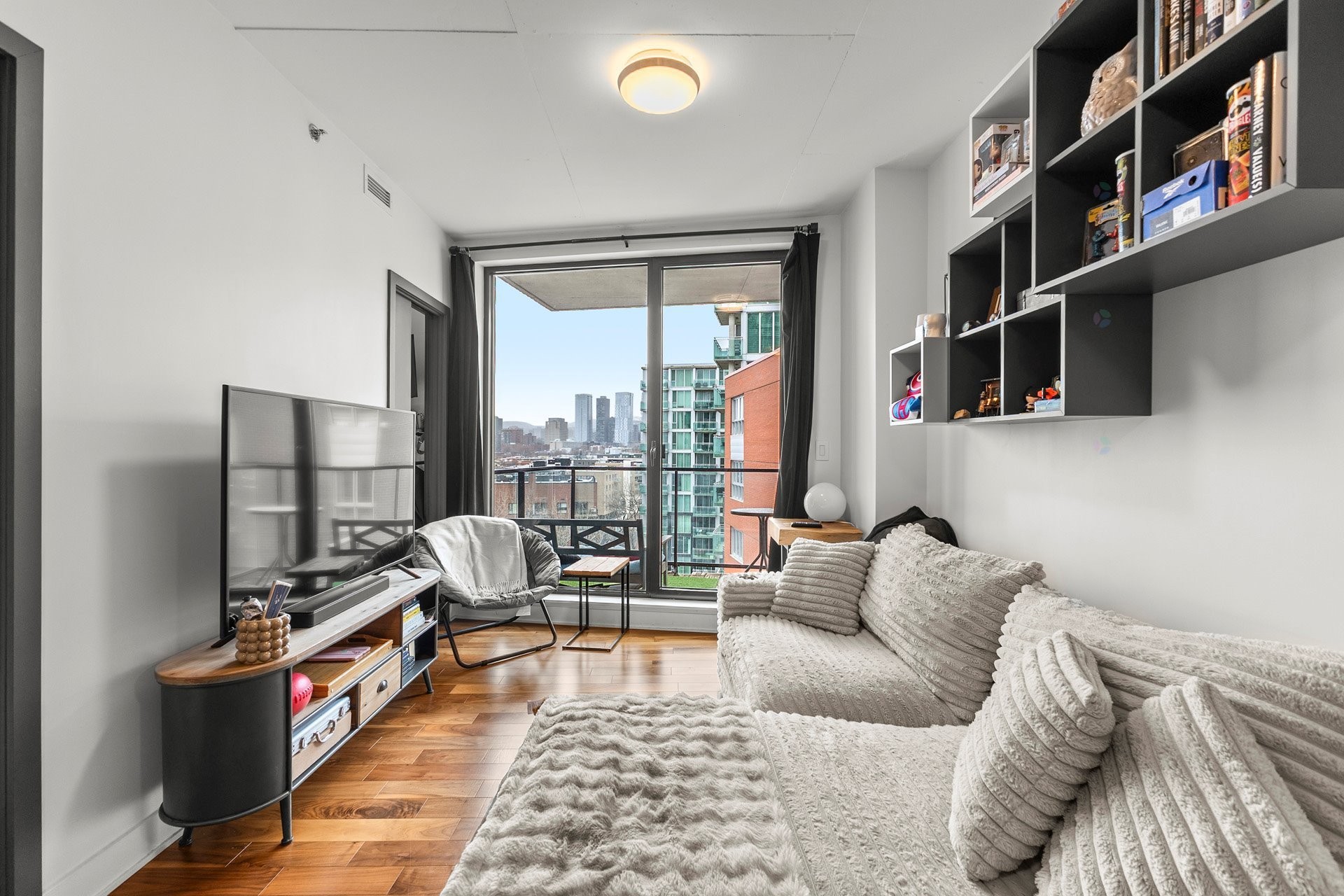 









175


Rue de la Montagne

, 1102,
Montréal (Le Sud-Ouest),




QC
H3C2A6

