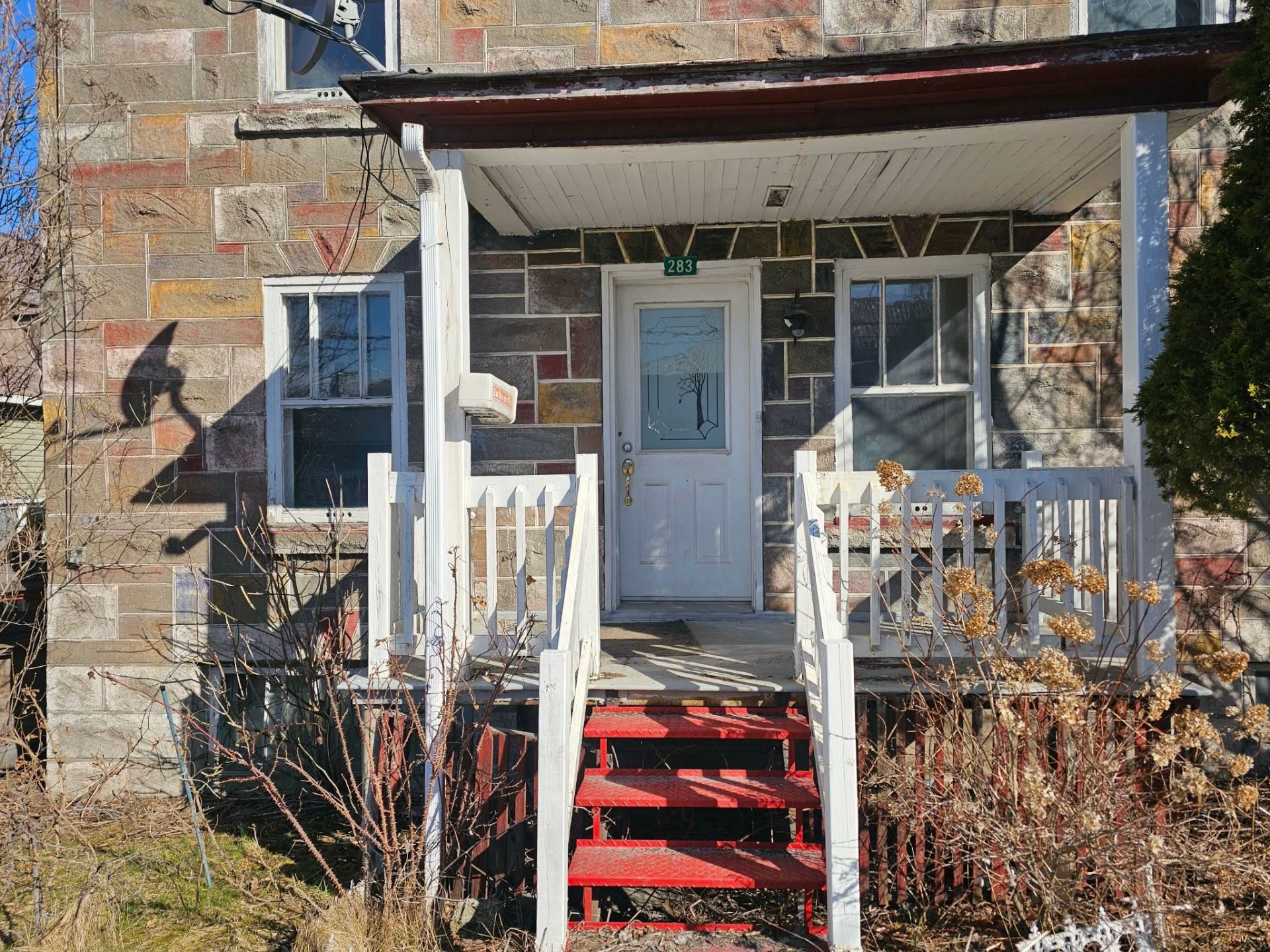 









283


Rue Notre-Dame

,
Roxton Falls,




QC
J0H1E0

