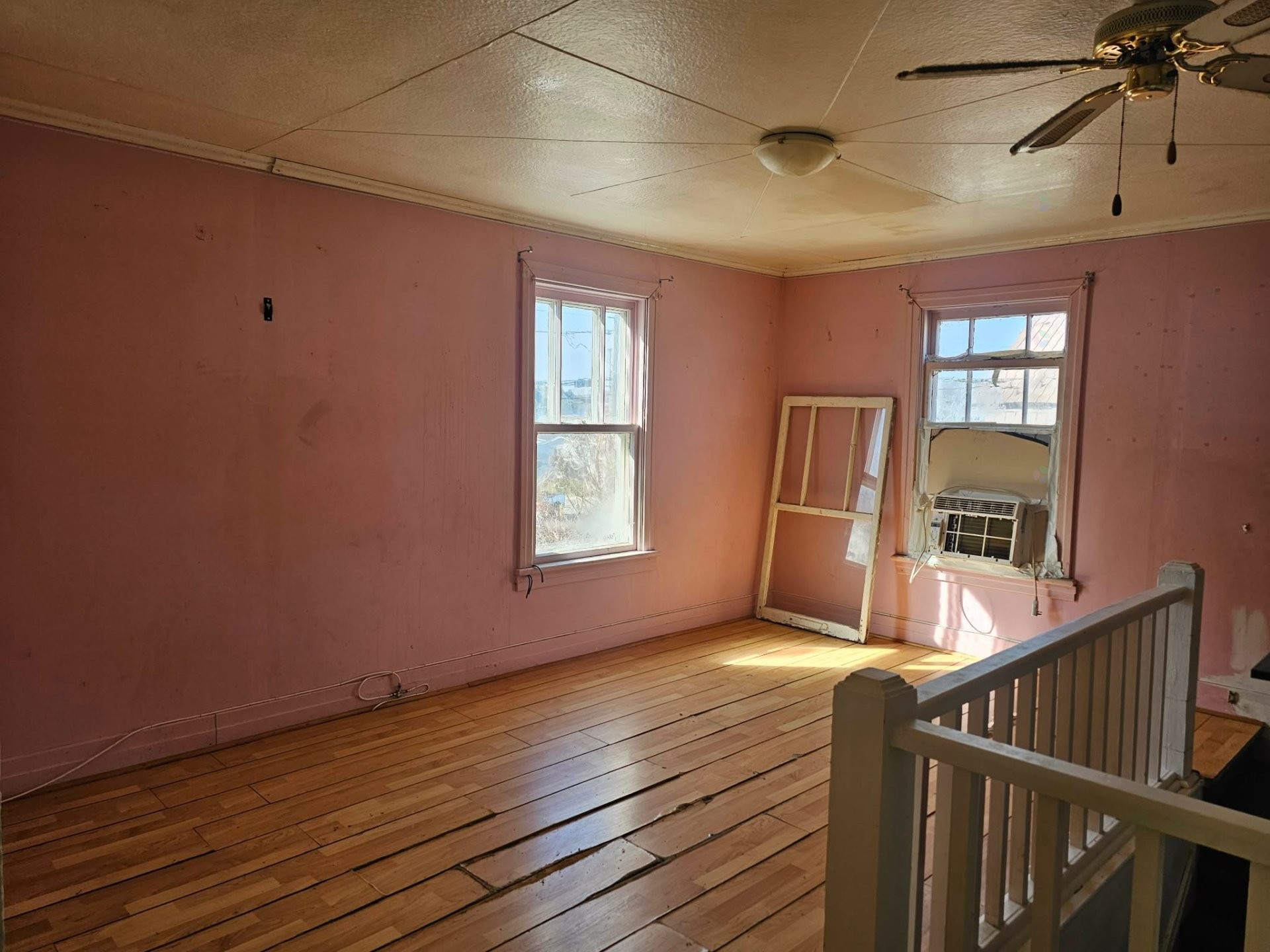 









283


Rue Notre-Dame

,
Roxton Falls,




QC
J0H1E0

