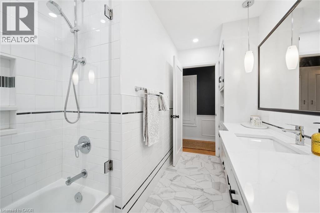 












144 RIPPLEWOOD Crescent

,
Kitchener,




Ontario
N2M4R8

