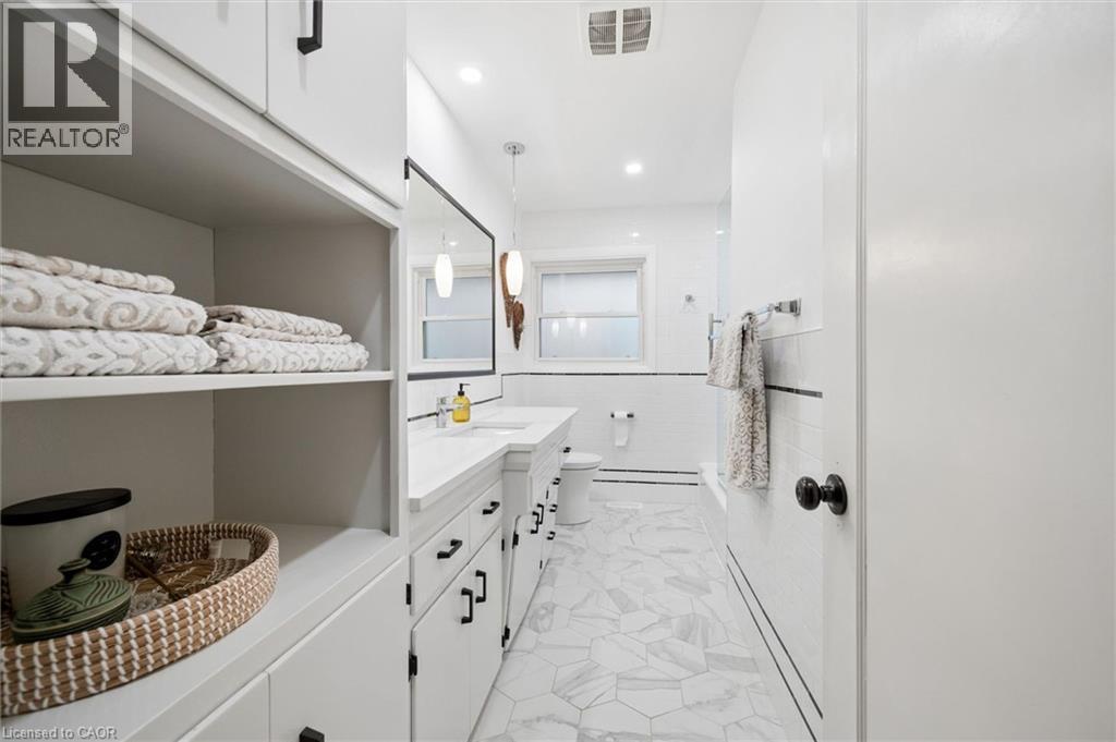 












144 RIPPLEWOOD Crescent

,
Kitchener,




Ontario
N2M4R8

