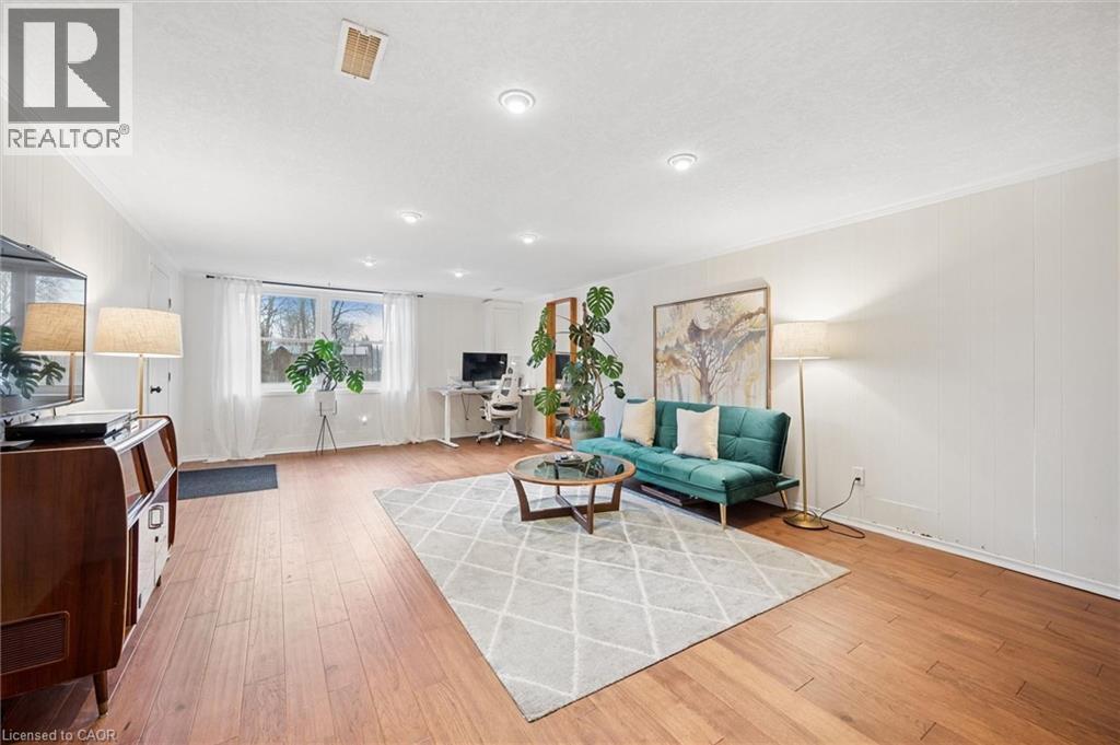 












144 RIPPLEWOOD Crescent

,
Kitchener,




Ontario
N2M4R8

