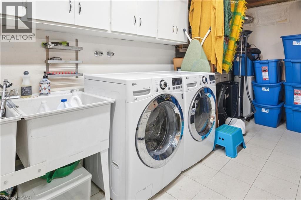 












144 RIPPLEWOOD Crescent

,
Kitchener,




Ontario
N2M4R8

