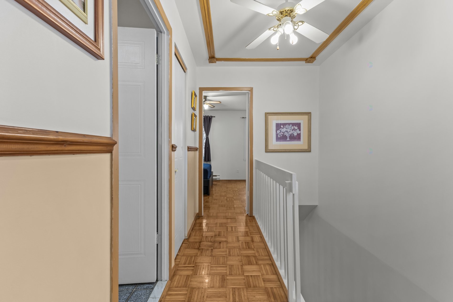 









233


Rue P.-É.-Borduas

,
Laval (Sainte-Rose),




QC
H7L5G7

