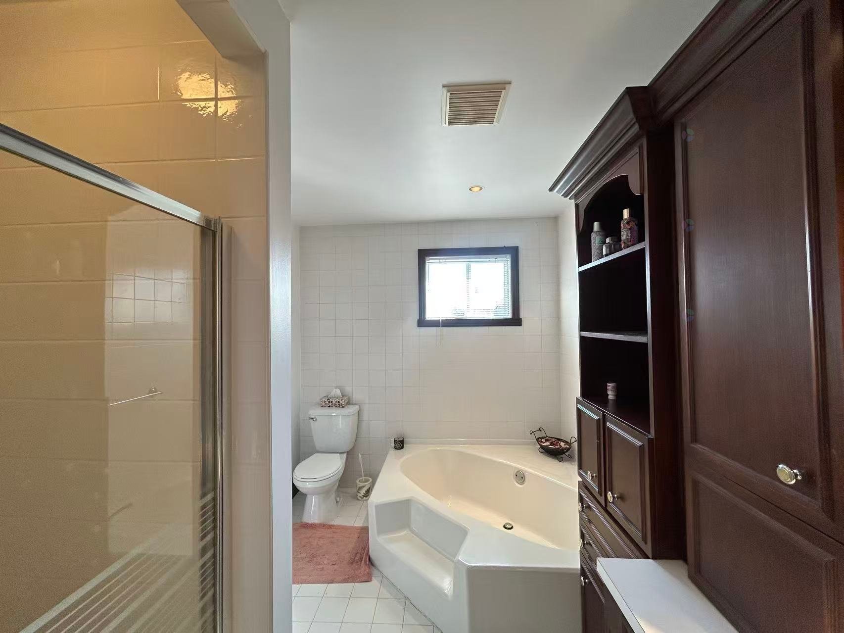 









180


Place Terry-Fox

,
Kirkland,




QC
H9H4Z6

