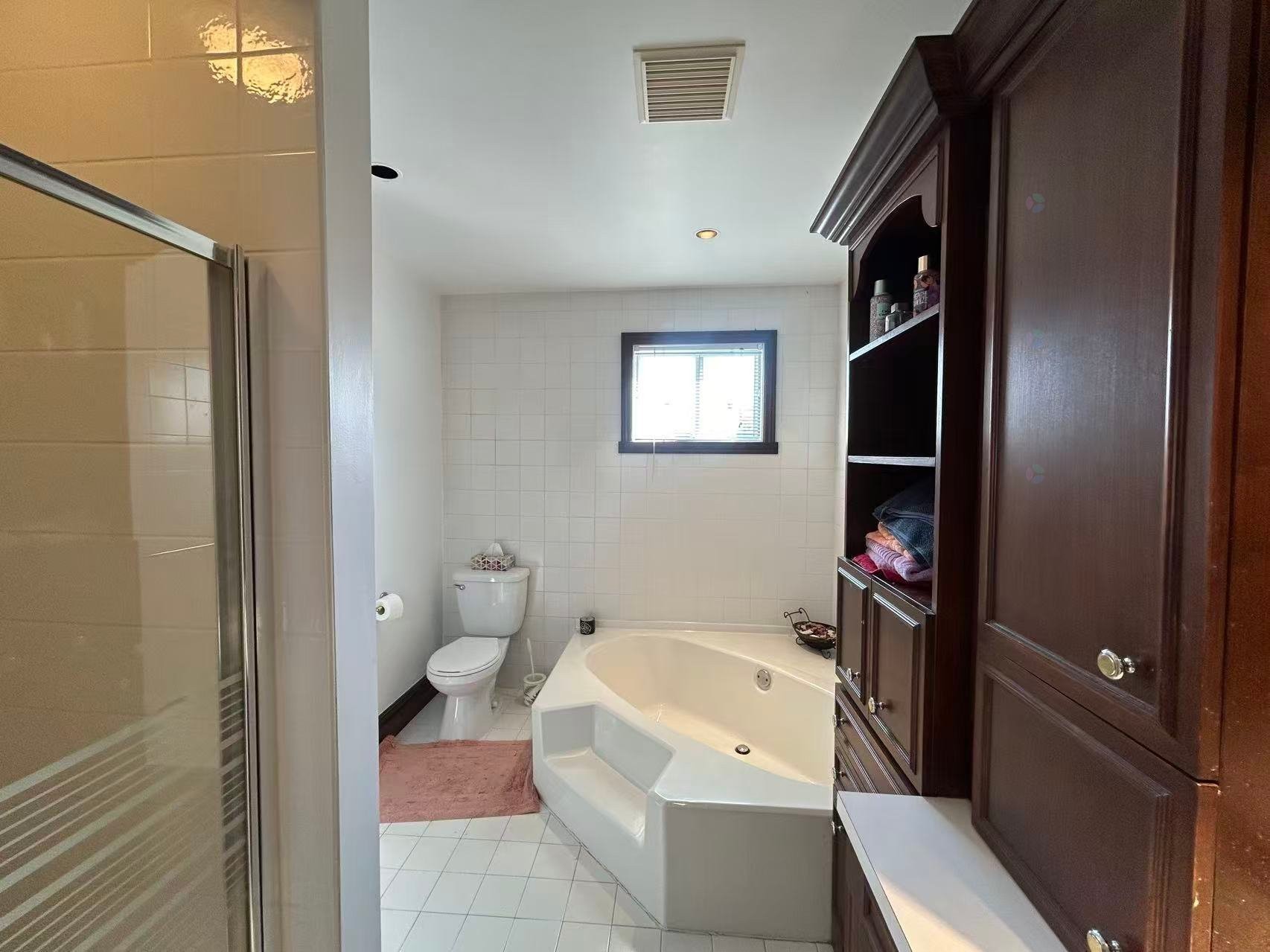 









180


Place Terry-Fox

,
Kirkland,




QC
H9H4Z6

