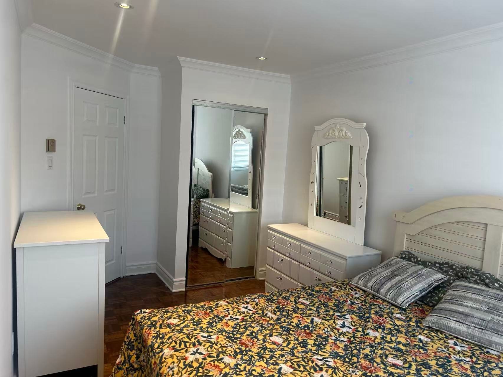 









180


Place Terry-Fox

,
Kirkland,




QC
H9H4Z6

