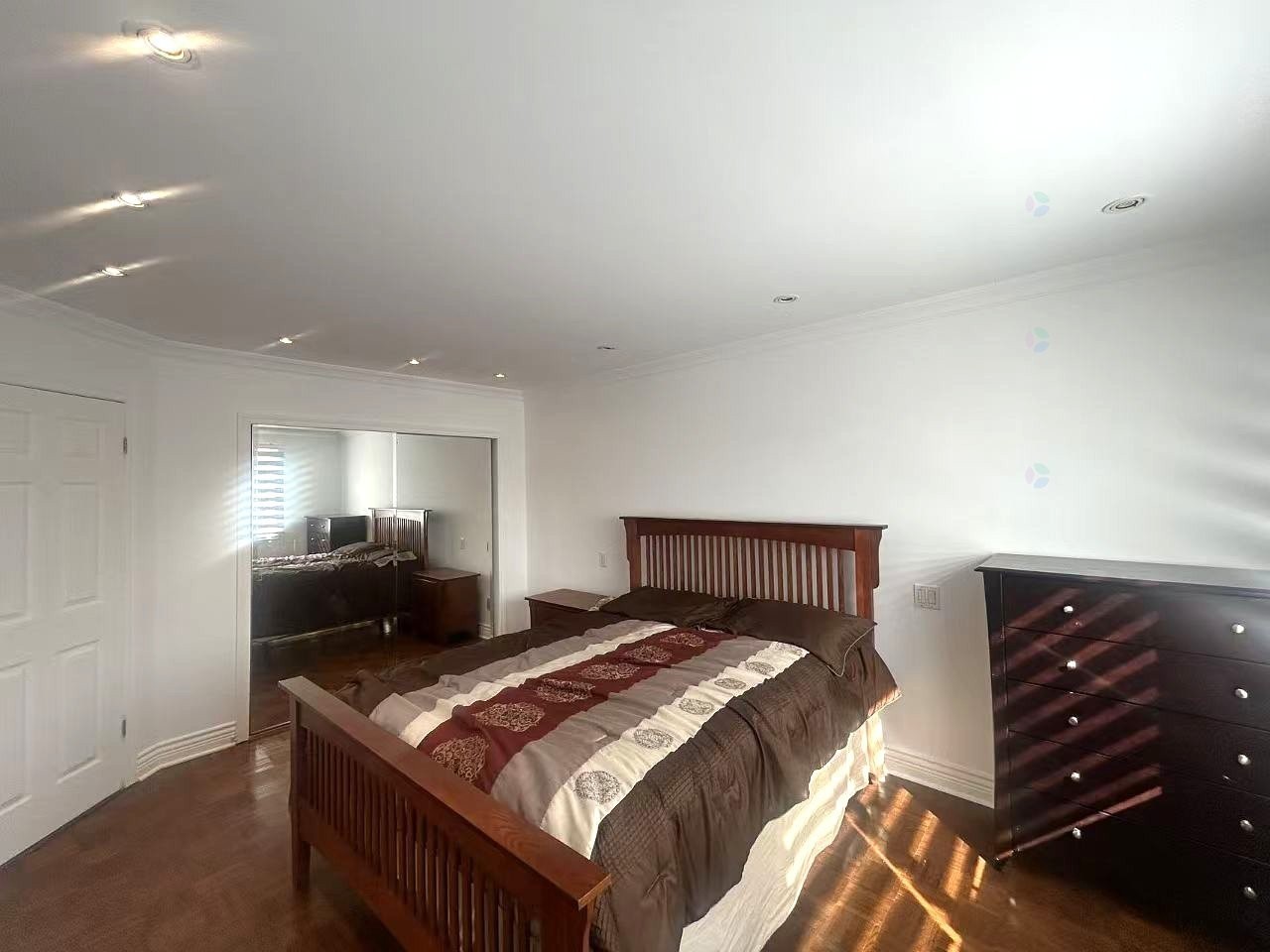 









180


Place Terry-Fox

,
Kirkland,




QC
H9H4Z6

