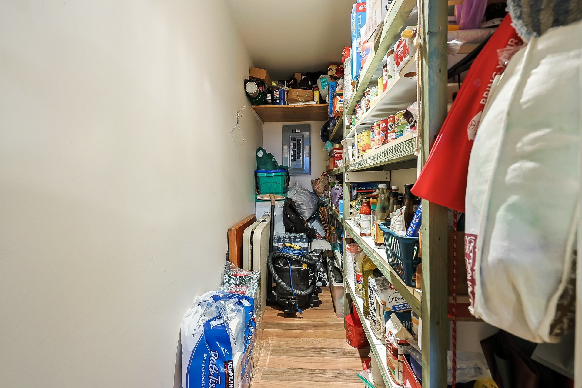 









558


Rue Gillies

,
Gatineau (Buckingham),




QC
J8L2A2

