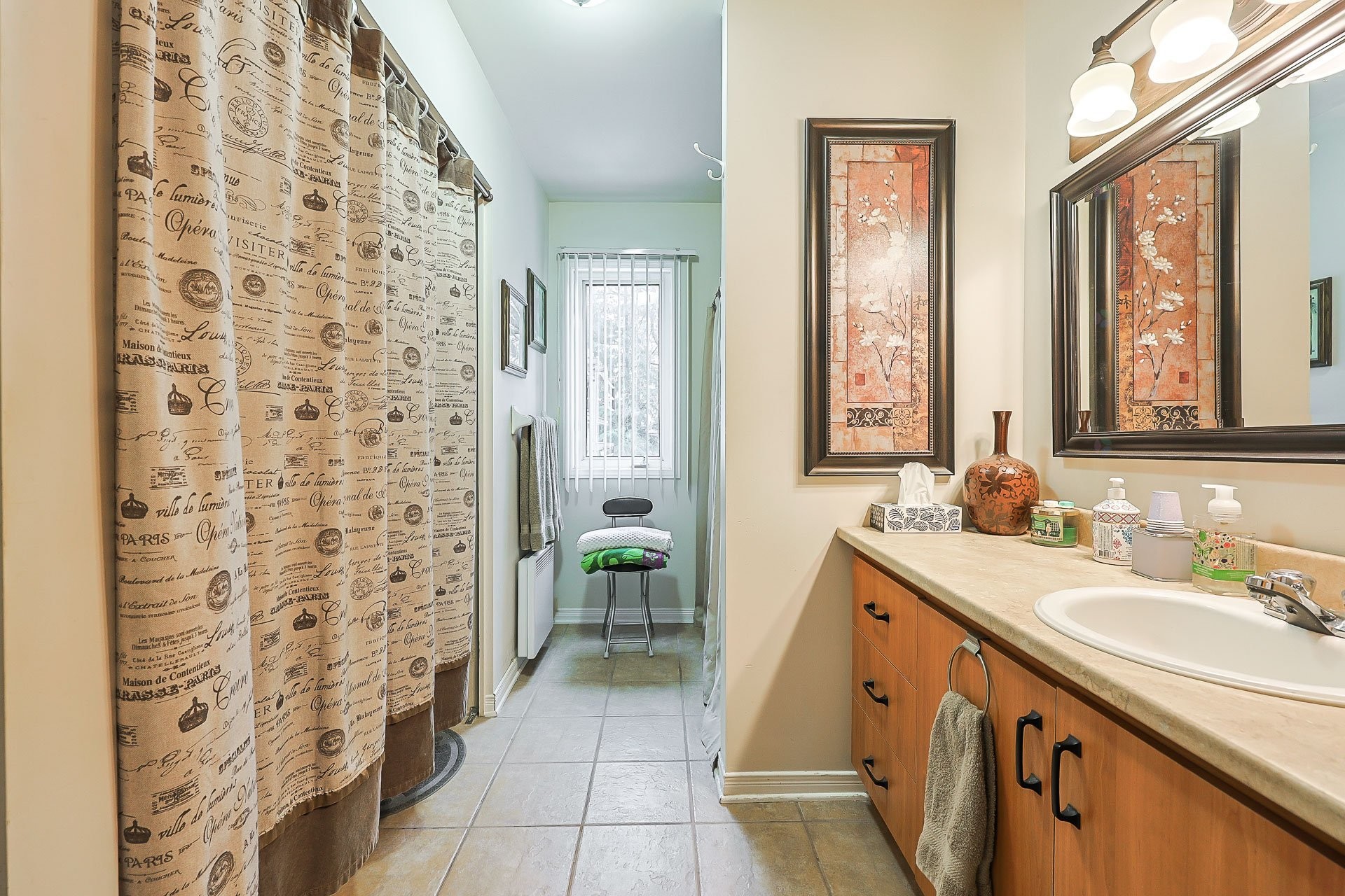 









558


Rue Gillies

,
Gatineau (Buckingham),




QC
J8L2A2

