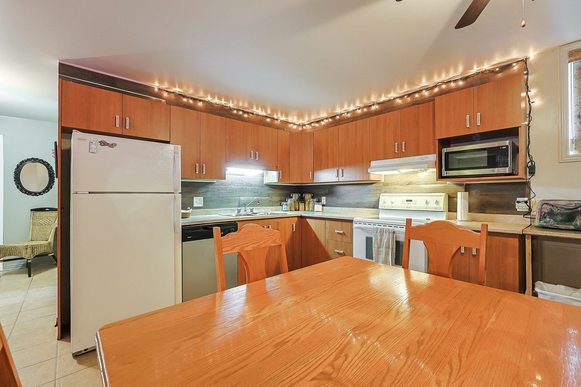 









558


Rue Gillies

,
Gatineau (Buckingham),




QC
J8L2A2

