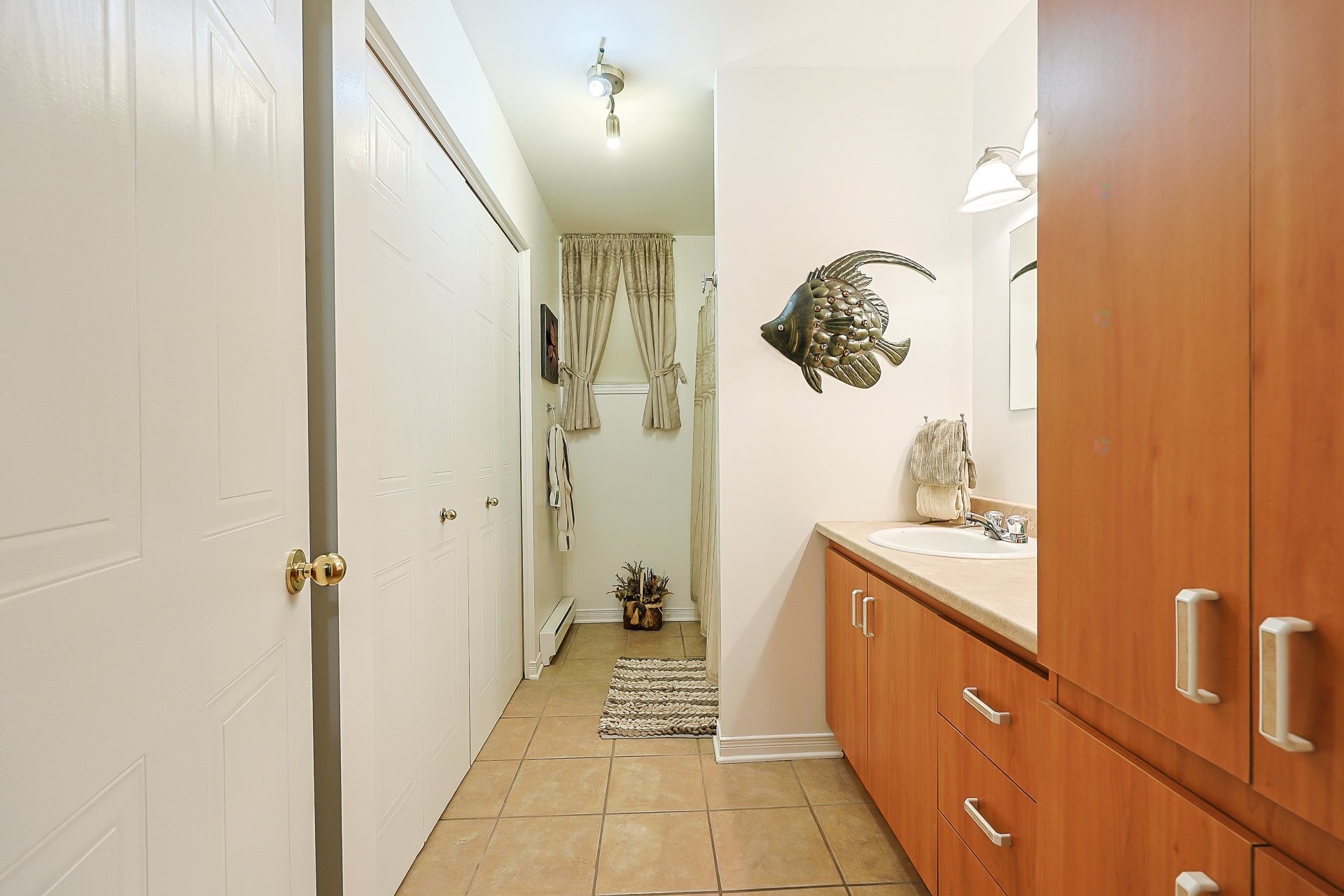 









558


Rue Gillies

,
Gatineau (Buckingham),




QC
J8L2A2

