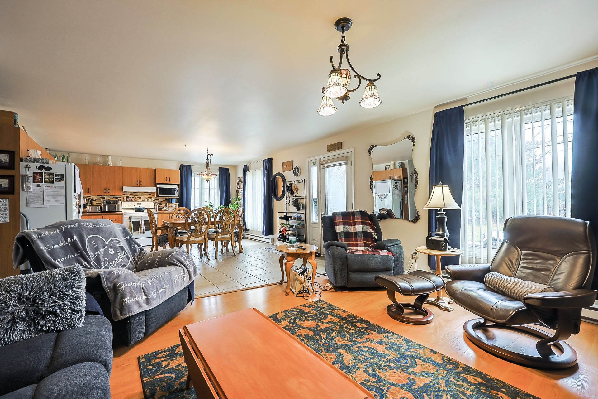 









558


Rue Gillies

,
Gatineau (Buckingham),




QC
J8L2A2

