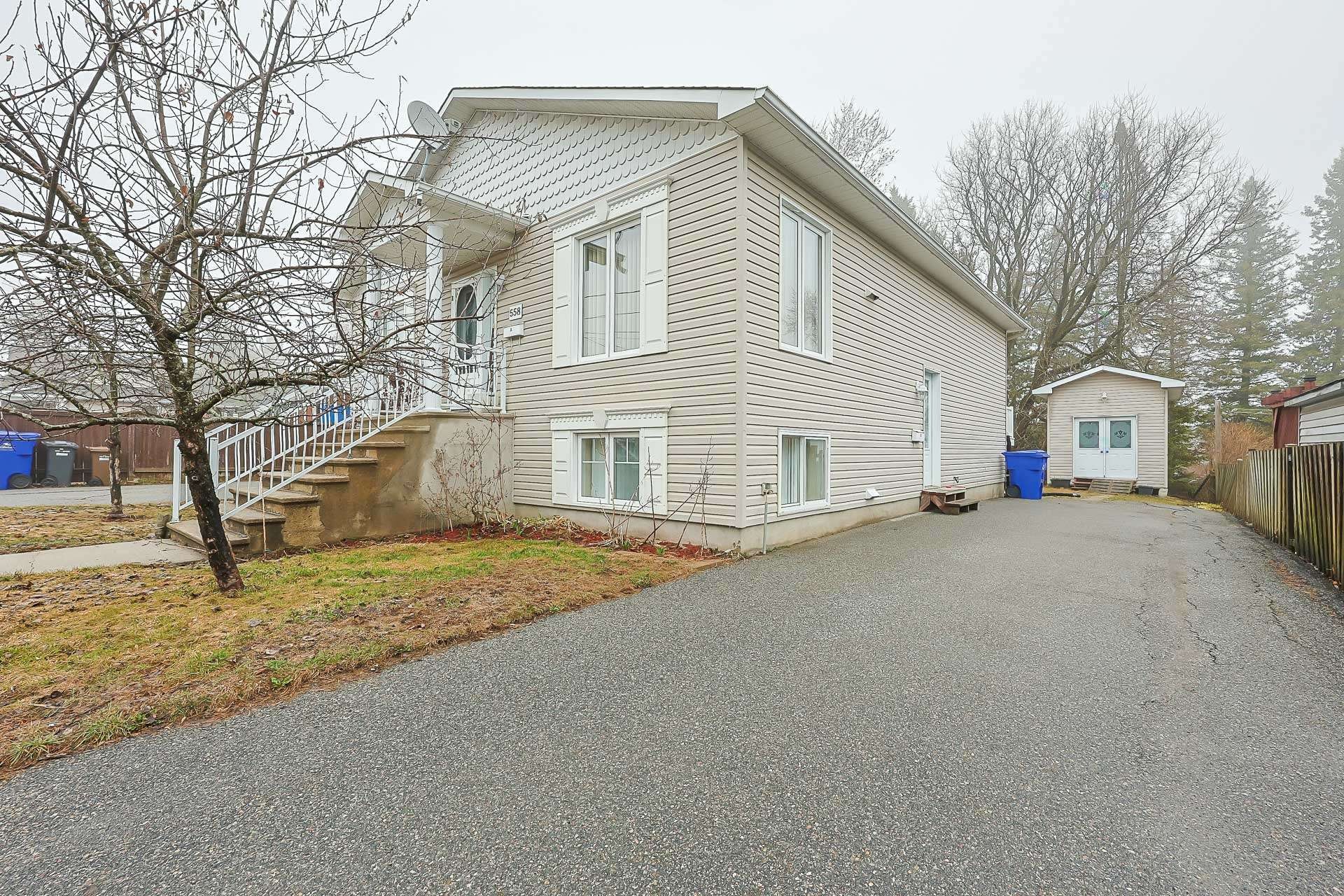 









558


Rue Gillies

,
Gatineau (Buckingham),




QC
J8L2A2

