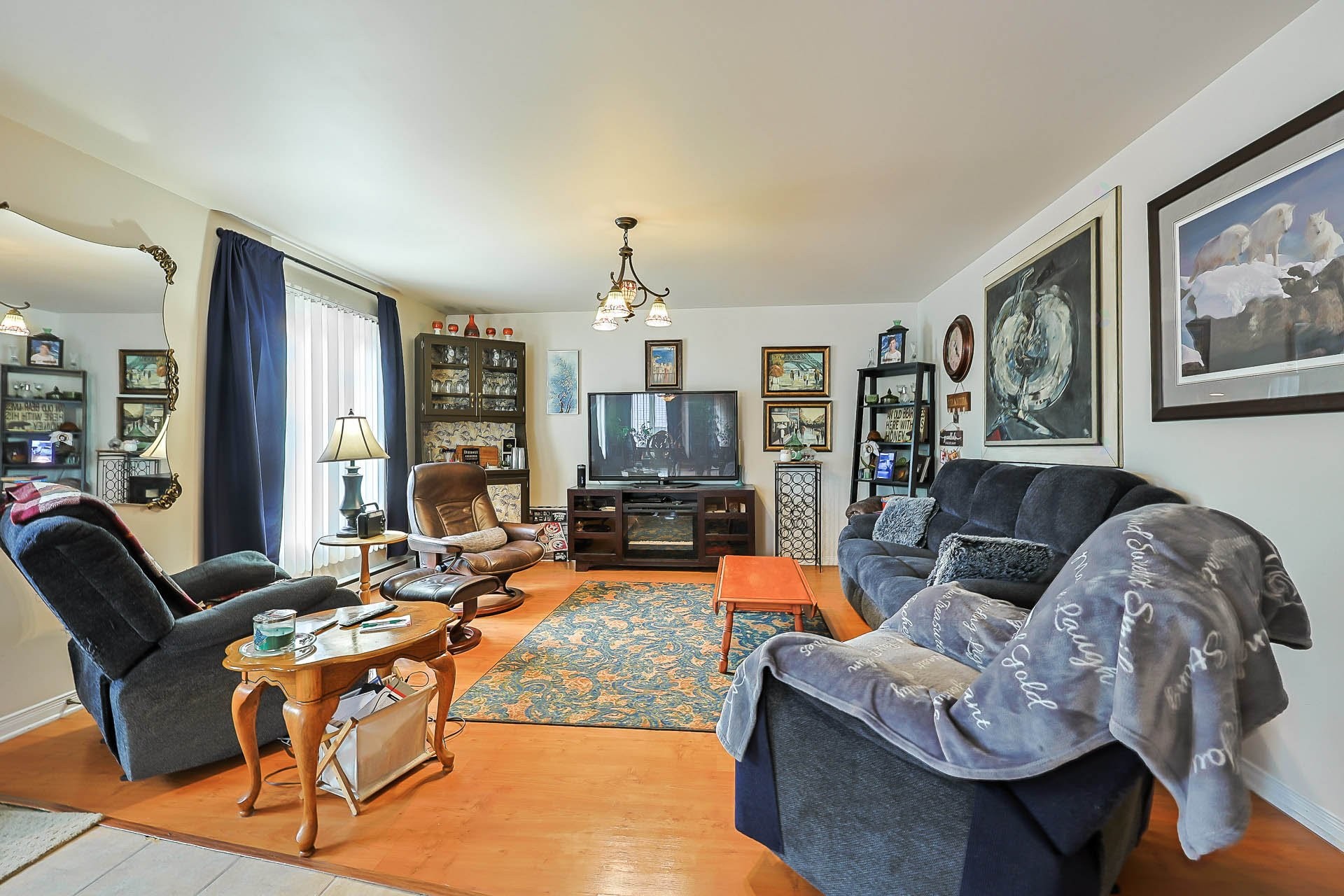 









558


Rue Gillies

,
Gatineau (Buckingham),




QC
J8L2A2

