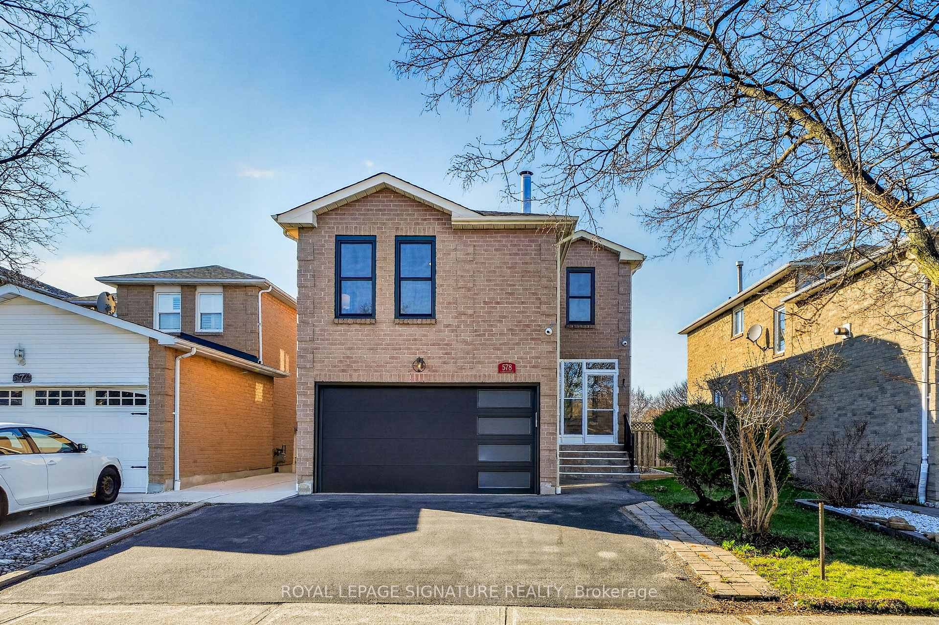 









578


Silverthorne

Crescent,
Mississauga,




ON
L5R 1W7

