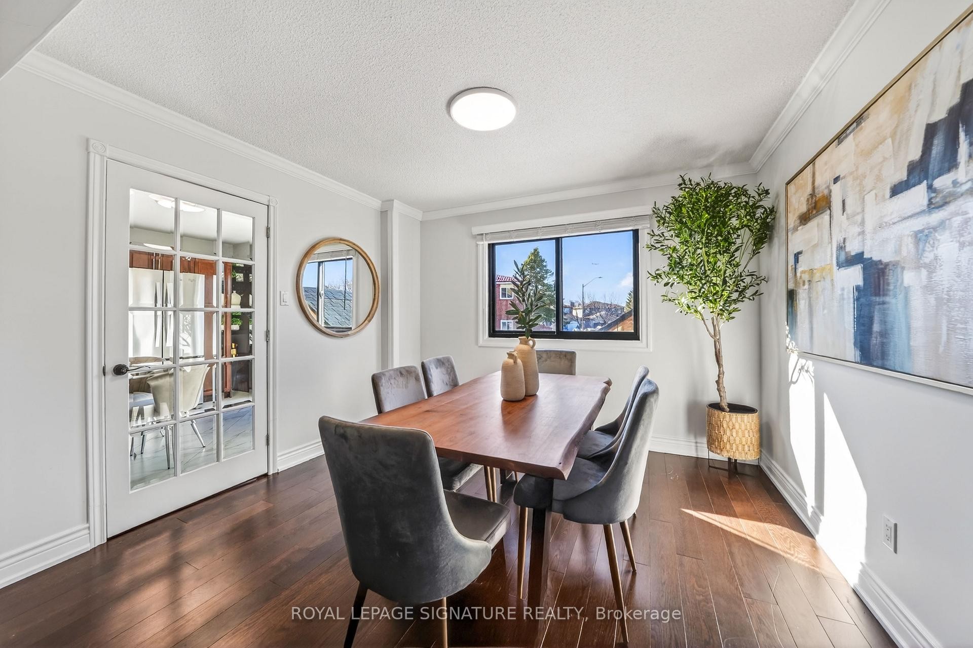 









578


Silverthorne

Crescent,
Mississauga,




ON
L5R 1W7

