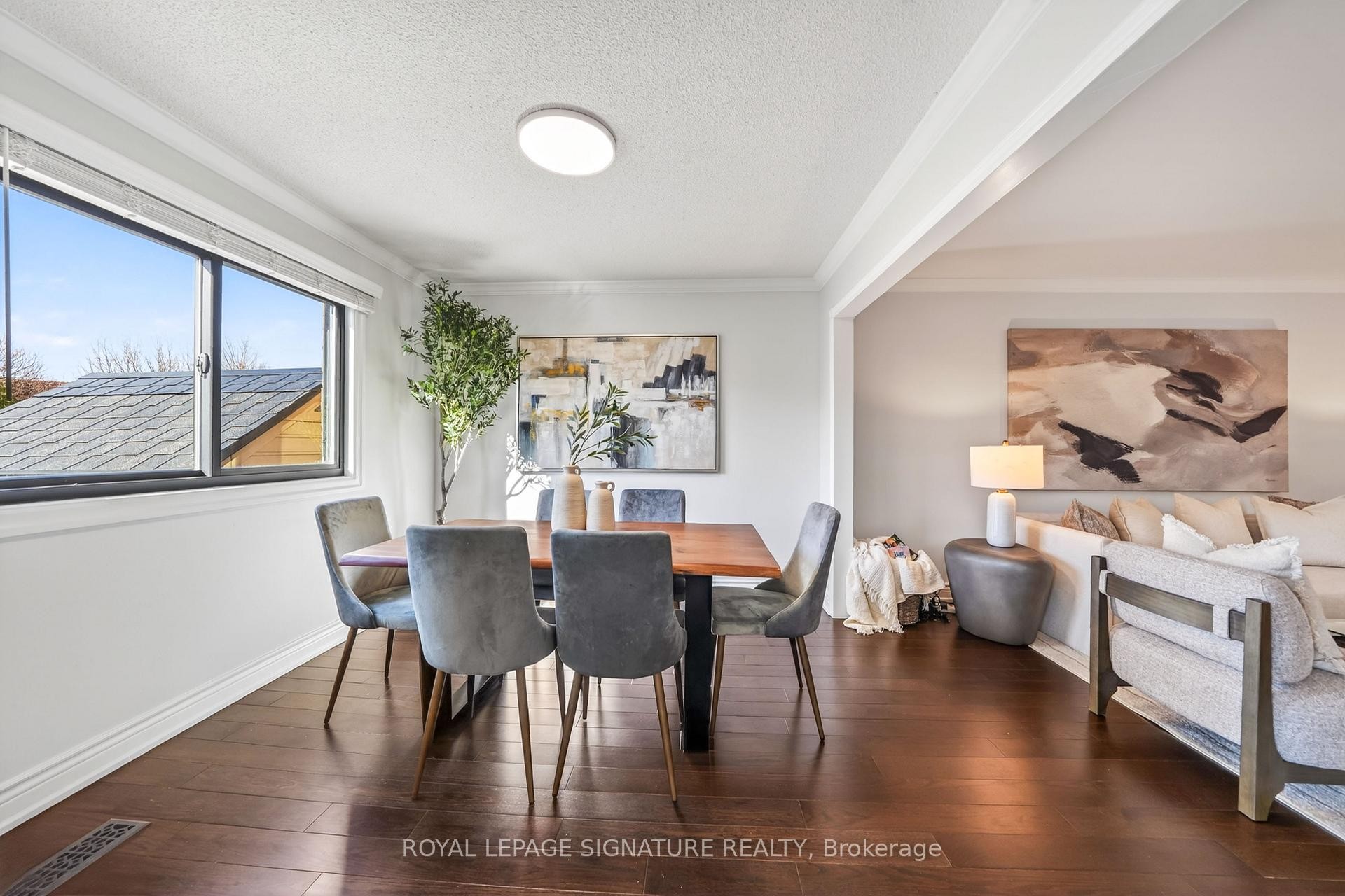 









578


Silverthorne

Crescent,
Mississauga,




ON
L5R 1W7

