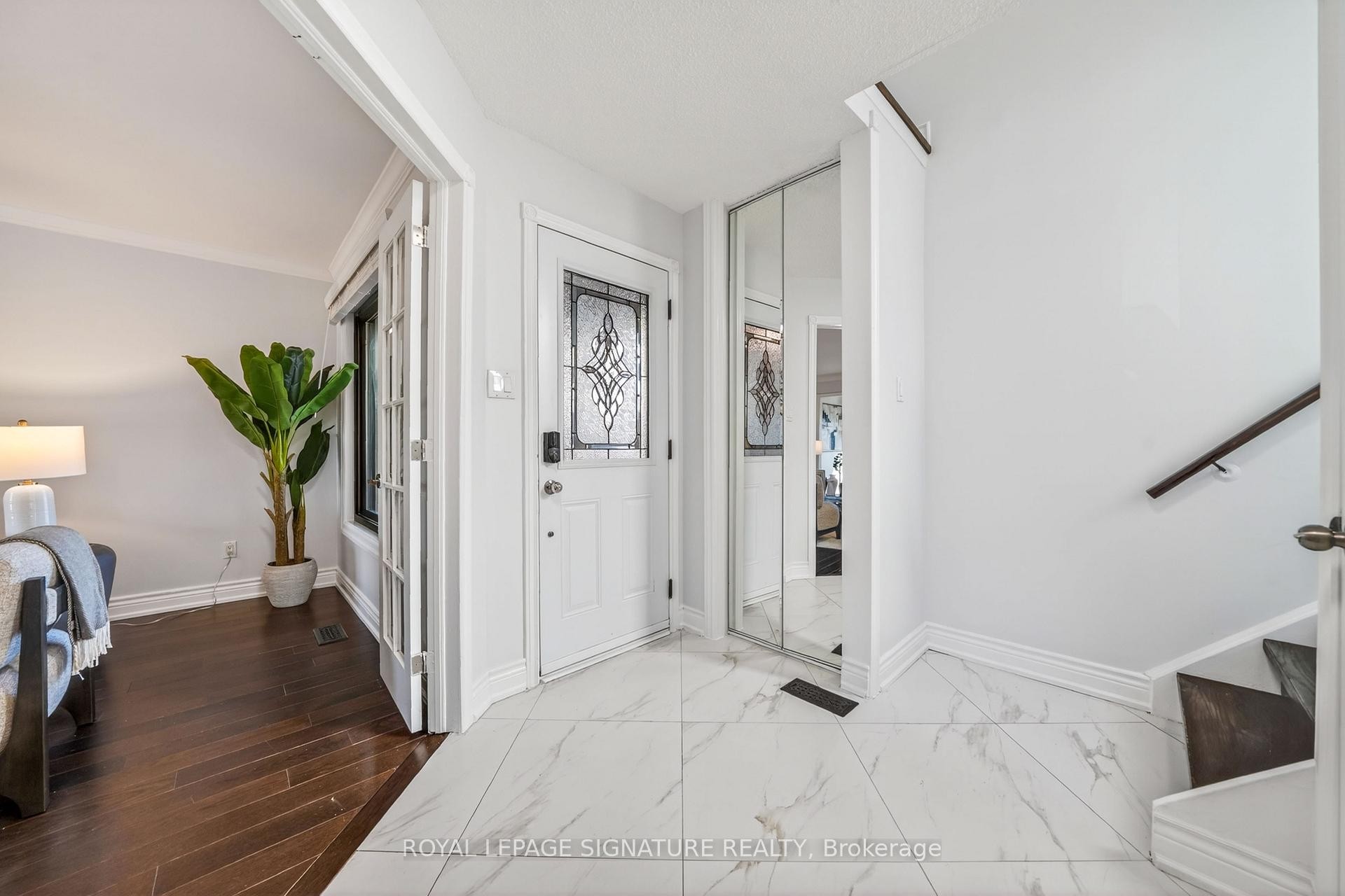 









578


Silverthorne

Crescent,
Mississauga,




ON
L5R 1W7

