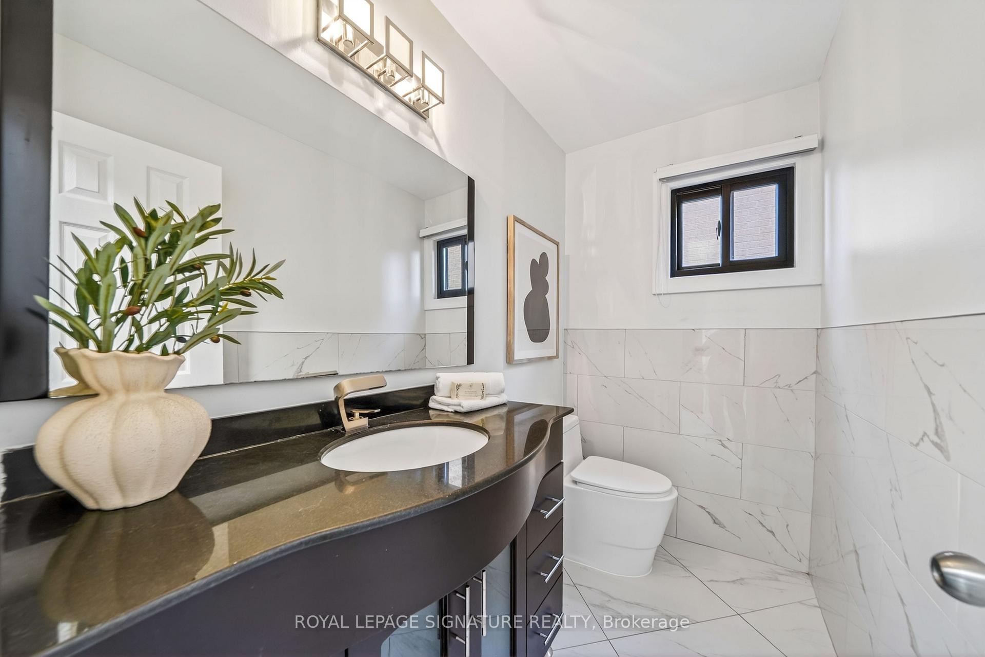 









578


Silverthorne

Crescent,
Mississauga,




ON
L5R 1W7

