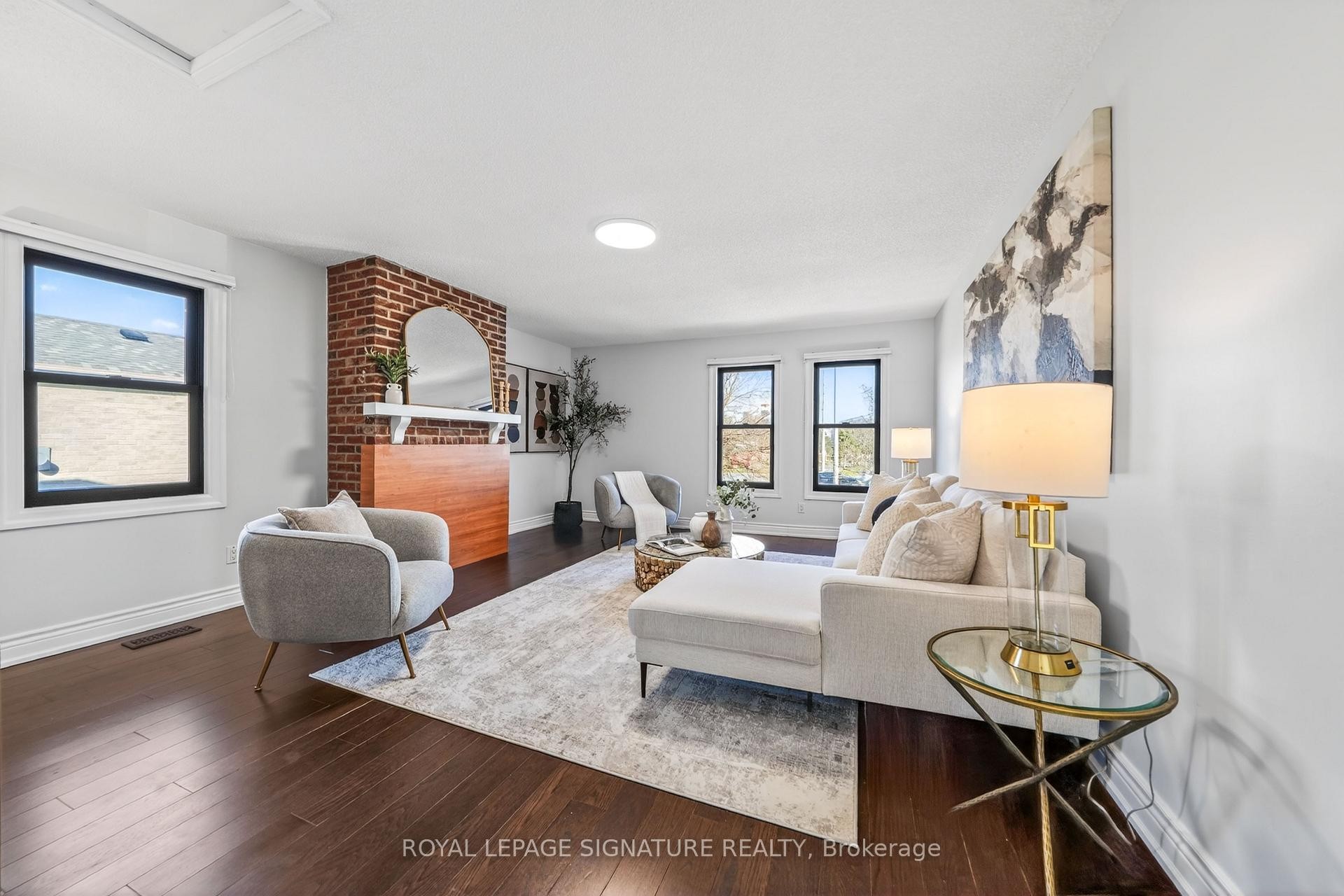 









578


Silverthorne

Crescent,
Mississauga,




ON
L5R 1W7

