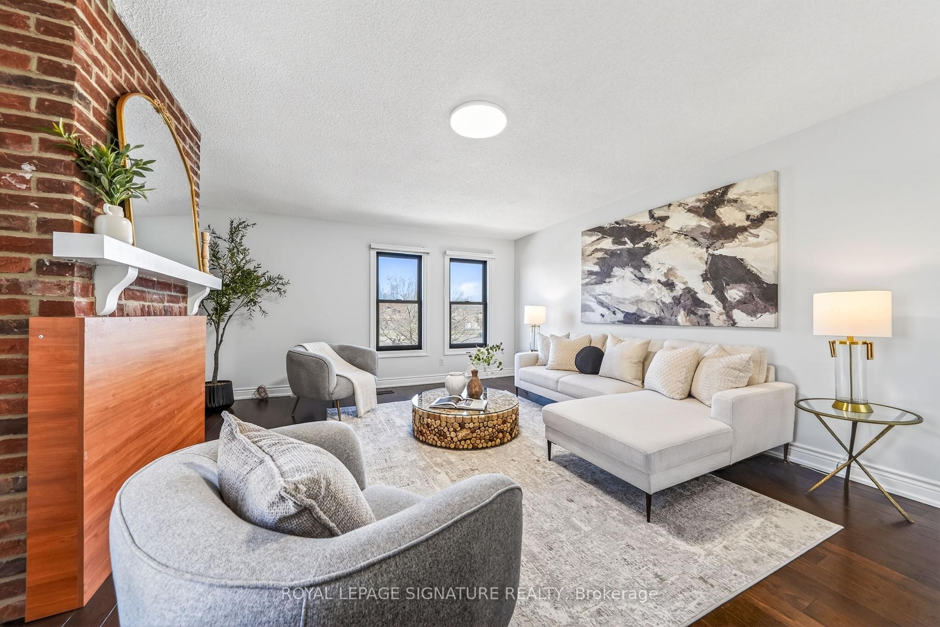 









578


Silverthorne

Crescent,
Mississauga,




ON
L5R 1W7

