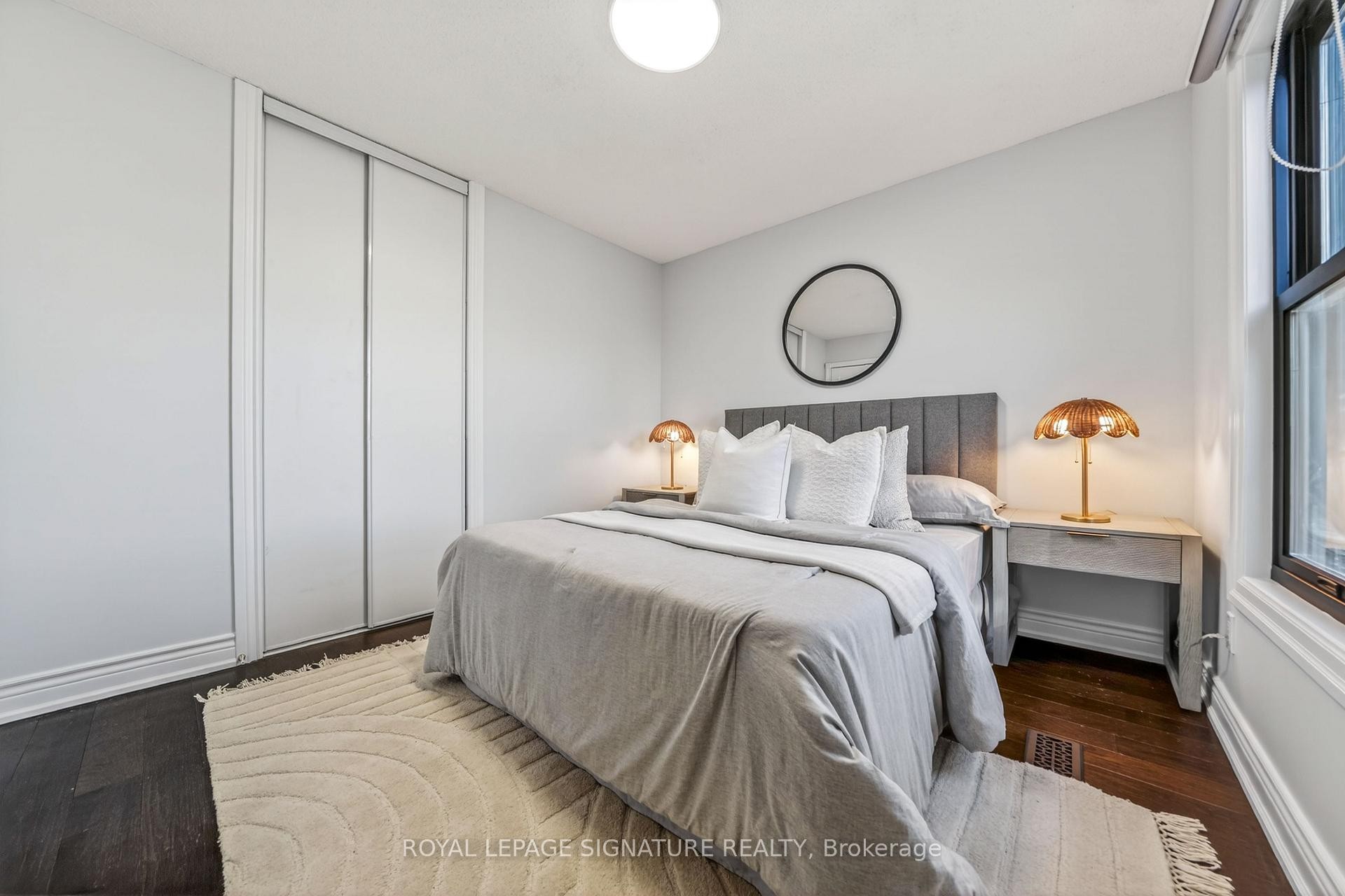 









578


Silverthorne

Crescent,
Mississauga,




ON
L5R 1W7

