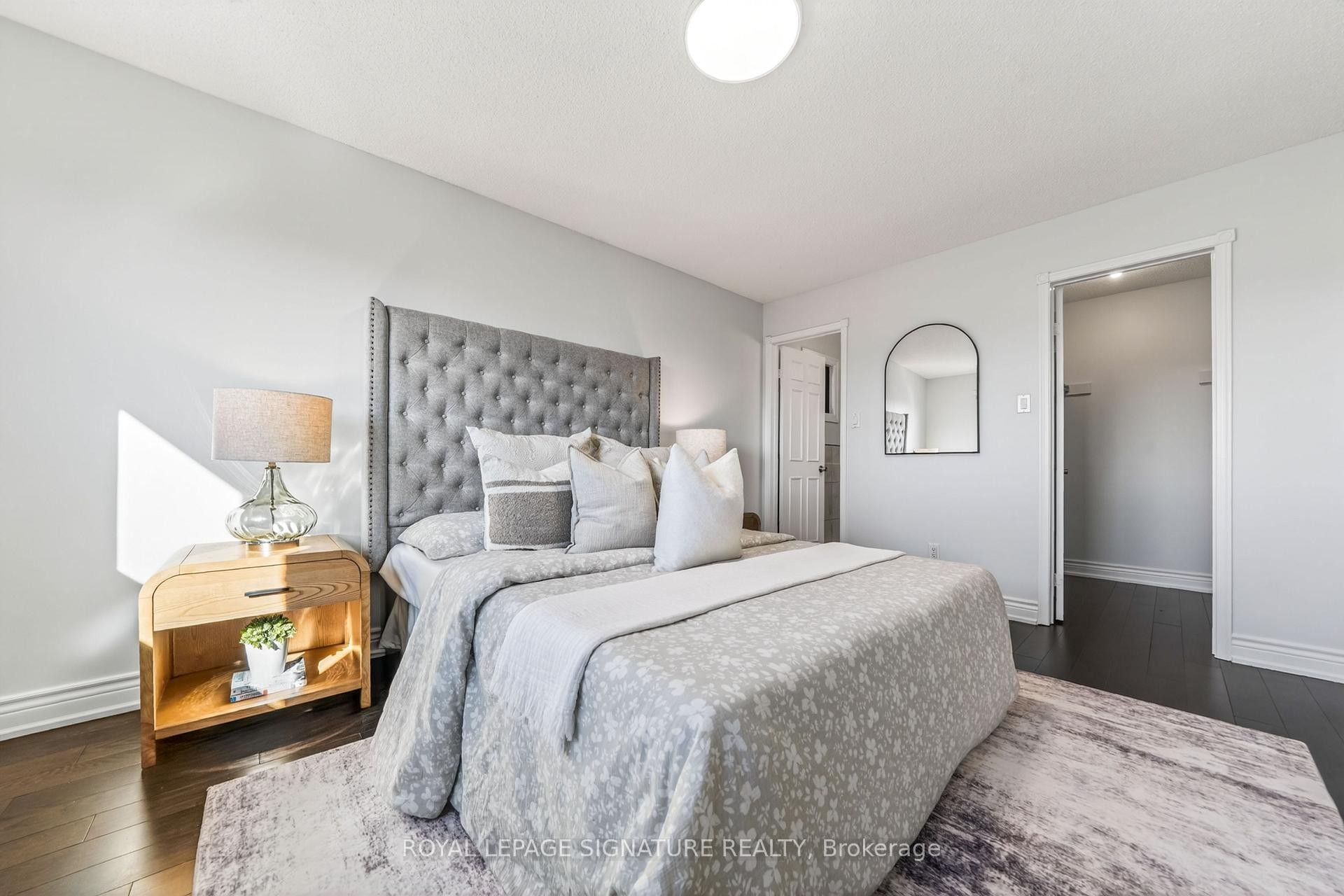 









578


Silverthorne

Crescent,
Mississauga,




ON
L5R 1W7

