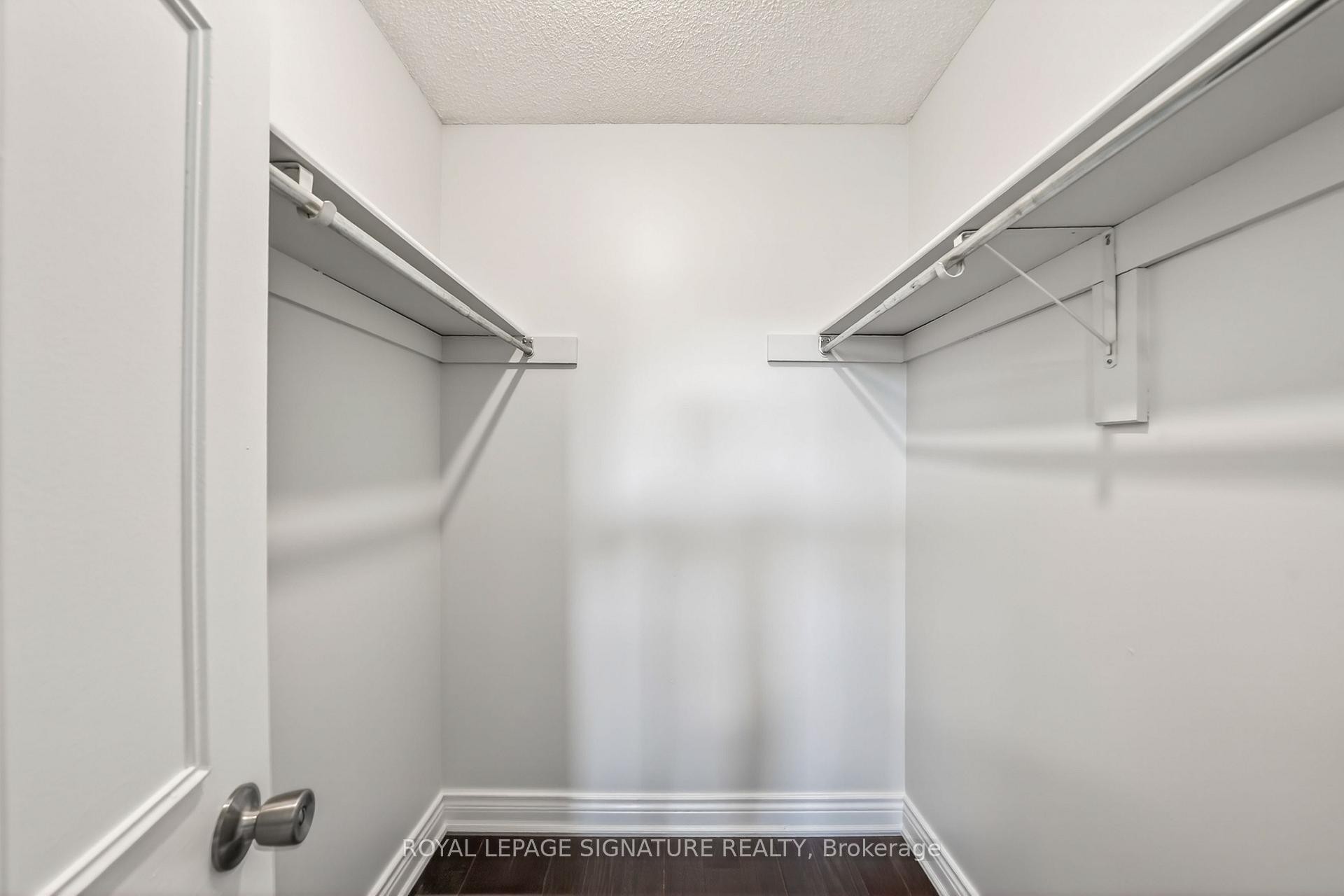 









578


Silverthorne

Crescent,
Mississauga,




ON
L5R 1W7

