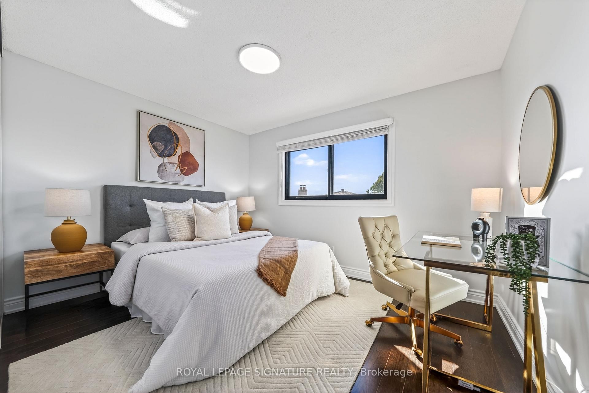 









578


Silverthorne

Crescent,
Mississauga,




ON
L5R 1W7

